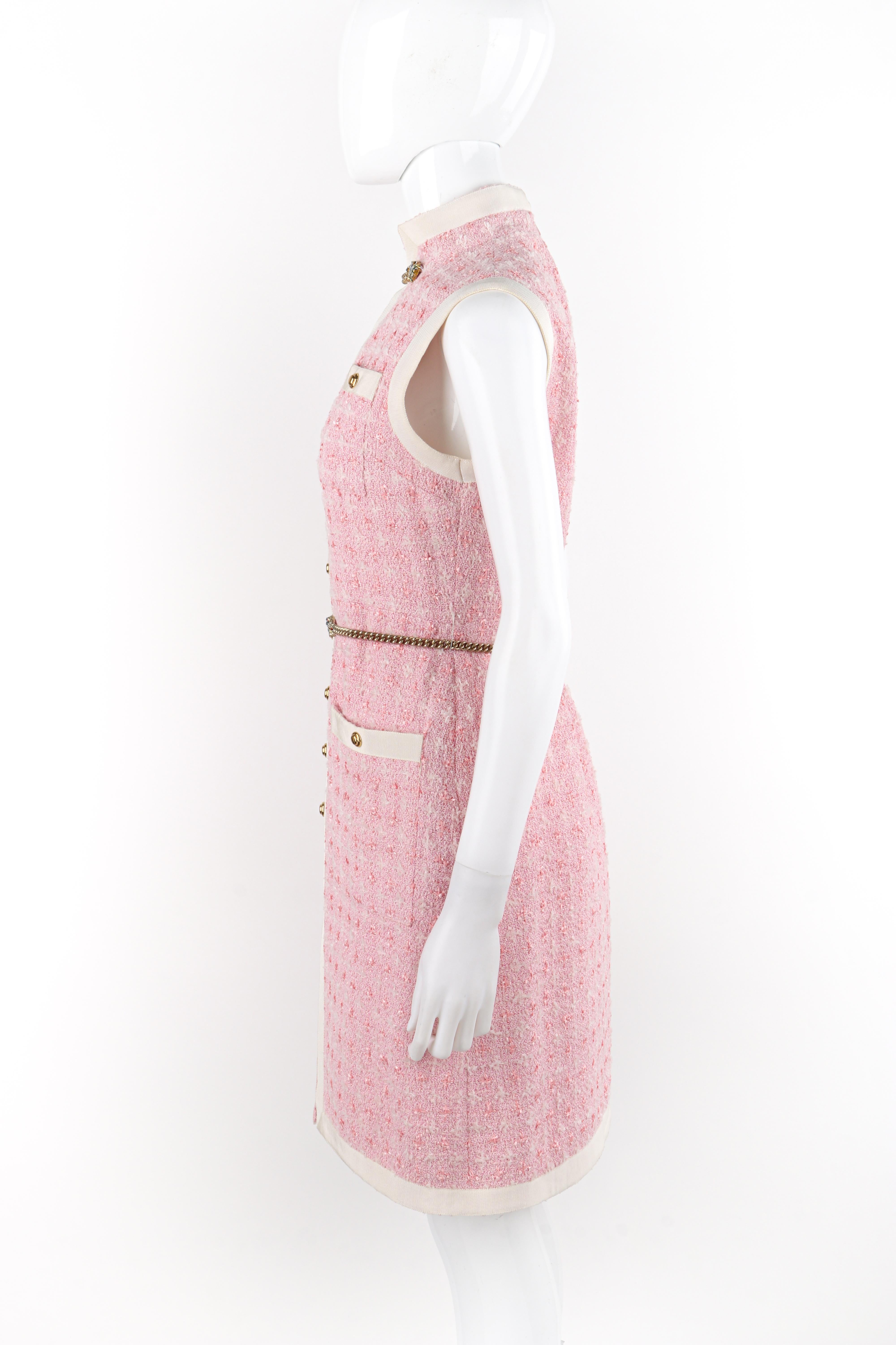 GUCCI S/S 2019 Pink White Gold Boucle Tweed Tiger Chain Belt Sleeveless Dress For Sale 2