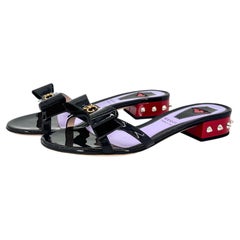 Gucci Sadie Spike Bow GG Charm Patent Leather Slip On Mules Slides 36.5