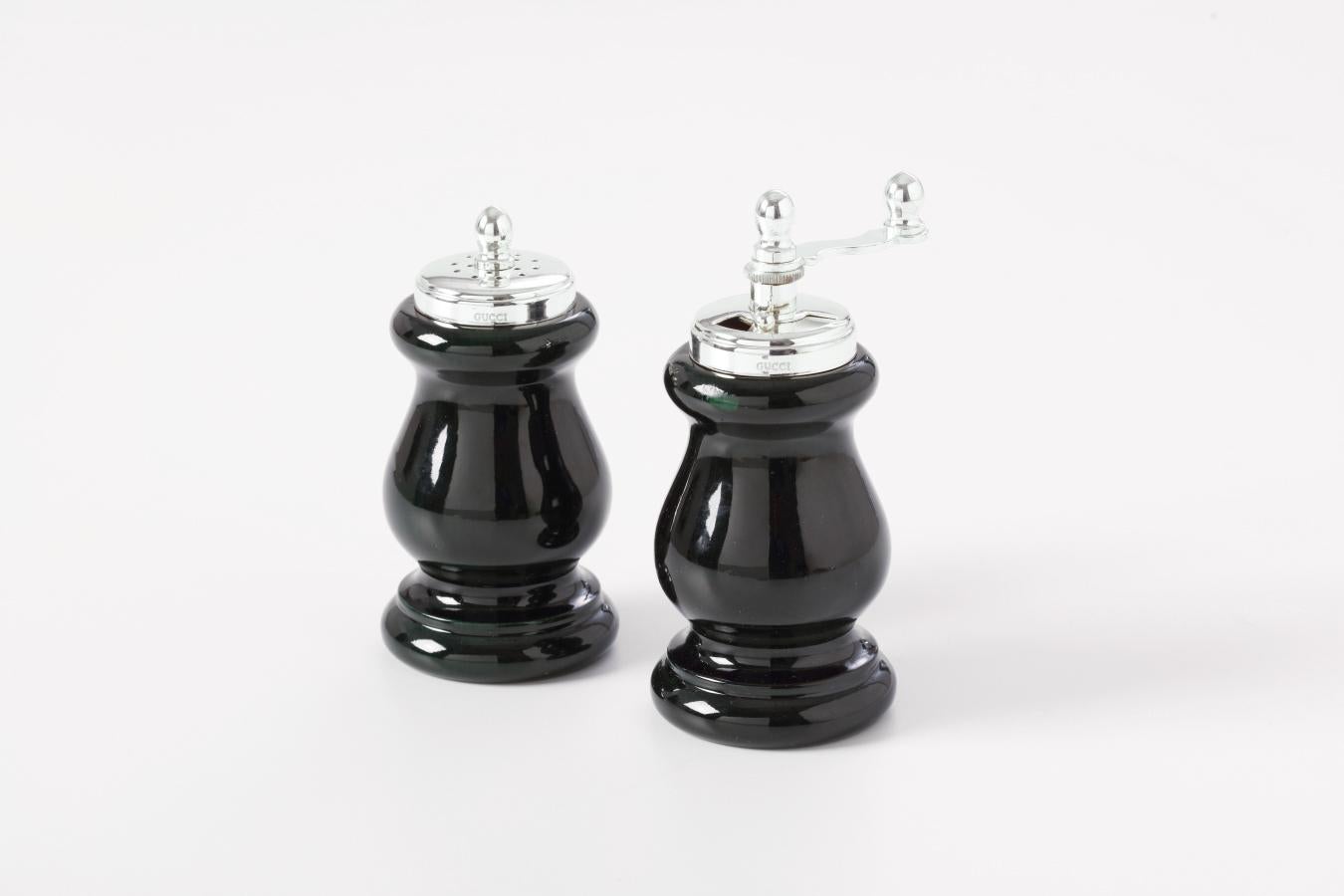 Vintage Gucci dark green salt & pepper mill shaker in original presentation box, Italy 1970s

Stamped Gucci