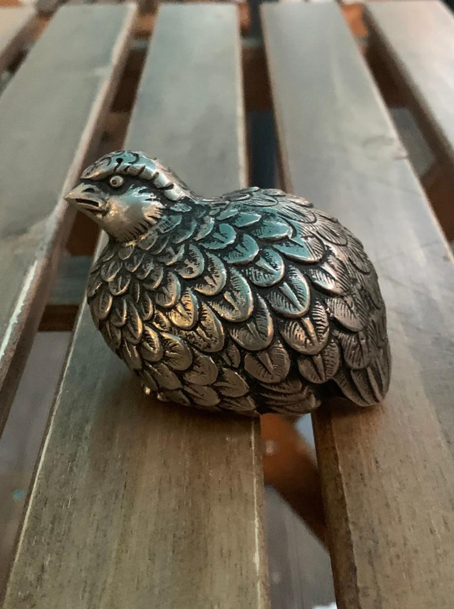 Quail-shaped silver metal salt cellar made by Gucci in the 1970s

Ø cm 5.5 Ø cm 5,5 h cm 8