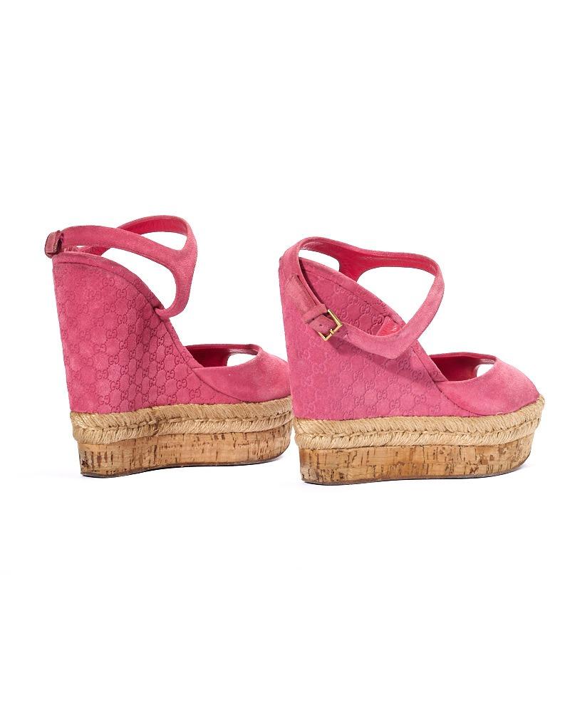 Gucci Guccissima Wildleder Keil Sandale Fuchsia Damen im Angebot