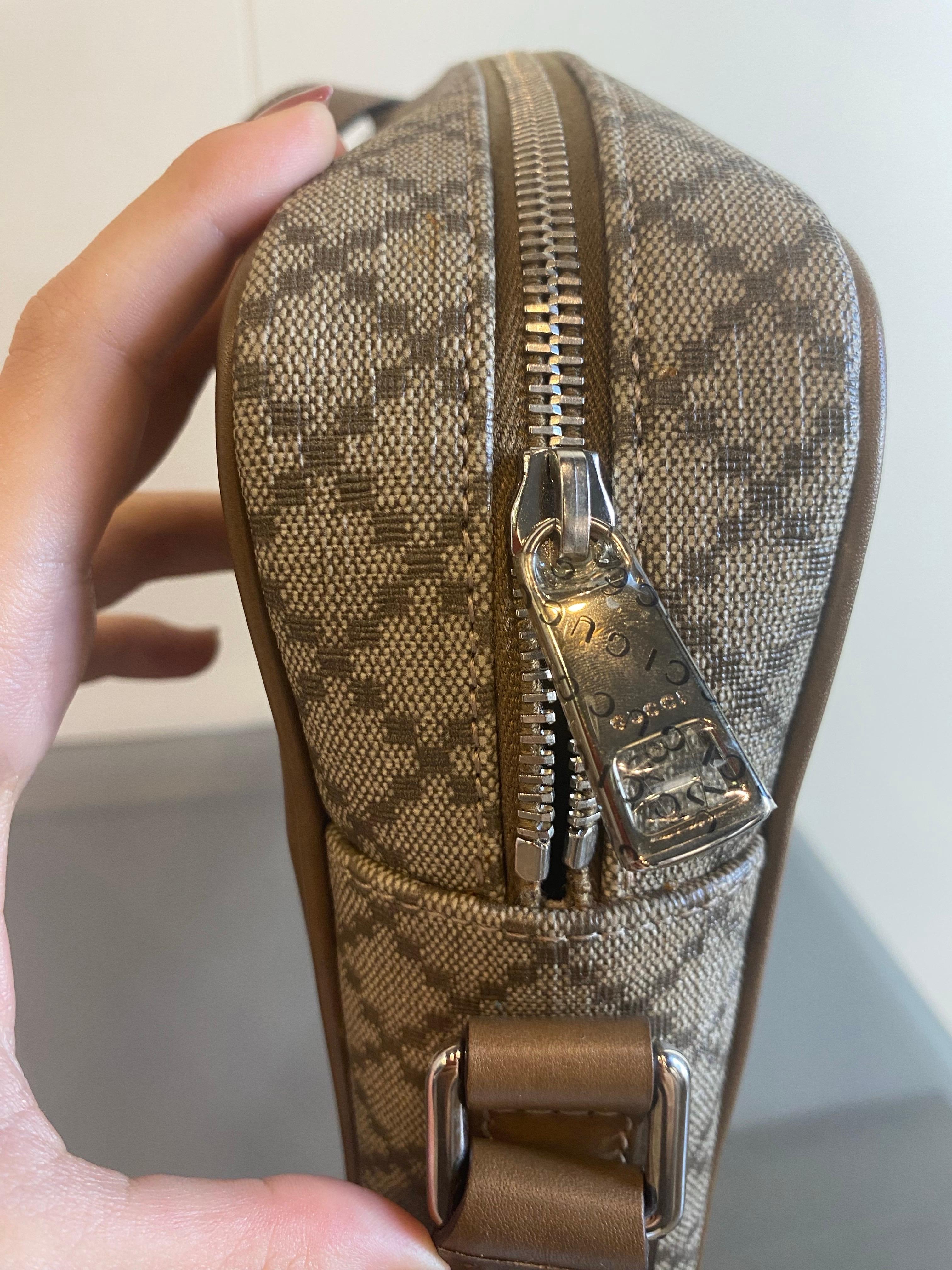 Sac à main Gucci en toile cirée avec motif Diamante de Frida Giannini. en vente 7