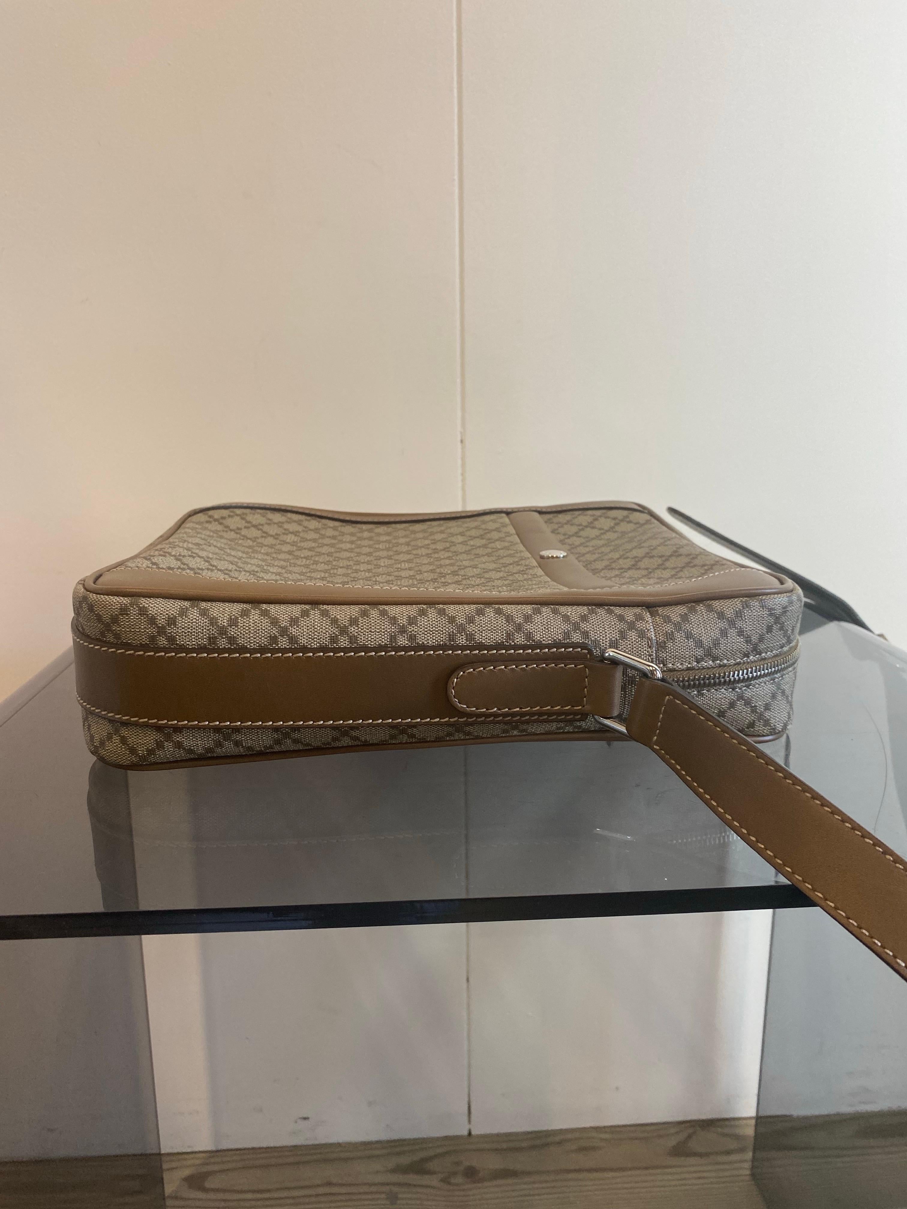 Sac à main Gucci en toile cirée avec motif Diamante de Frida Giannini. en vente 8