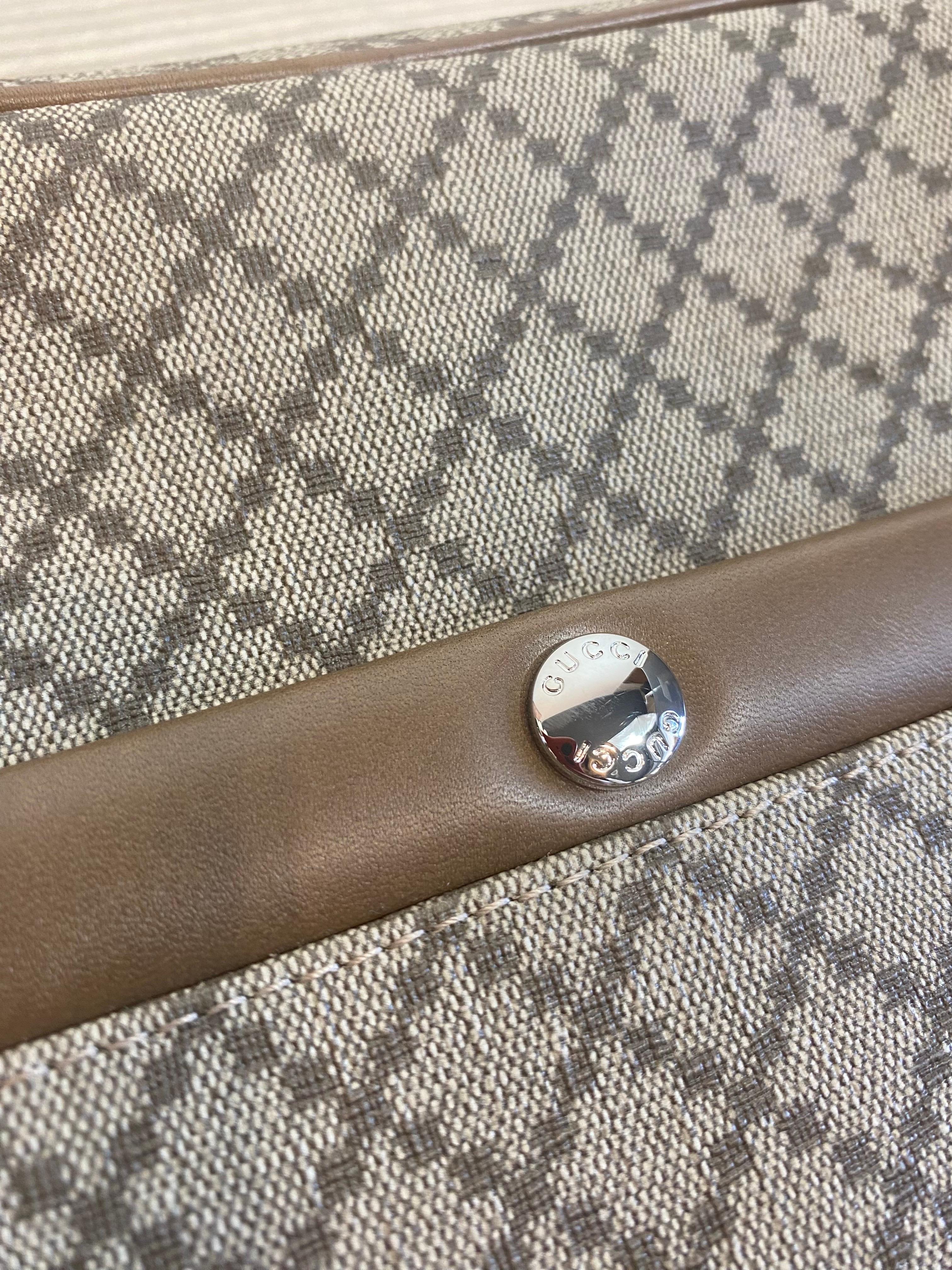 Gris Sac à main Gucci en toile cirée avec motif Diamante de Frida Giannini. en vente