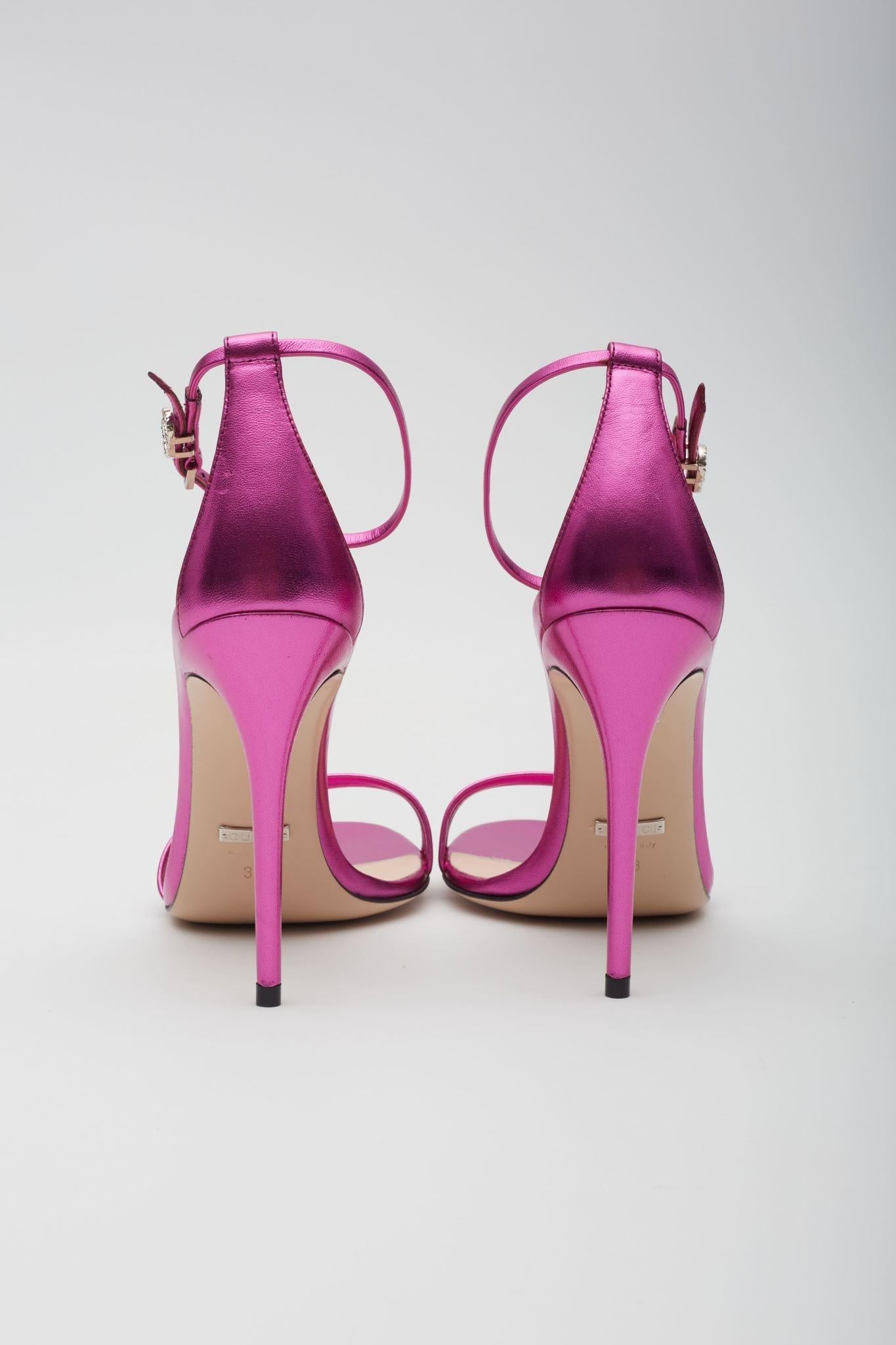 Gucci Satin Metallic Leather Sandal Heels Fuchsia EU 38 In Excellent Condition For Sale In Montreal, Quebec