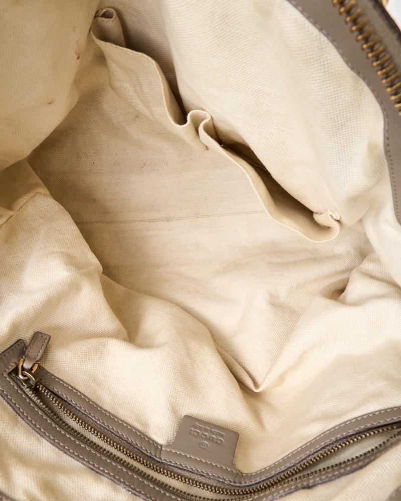 Gucci Scarlett Shopper Medium GG Supreme Fango en vente 8