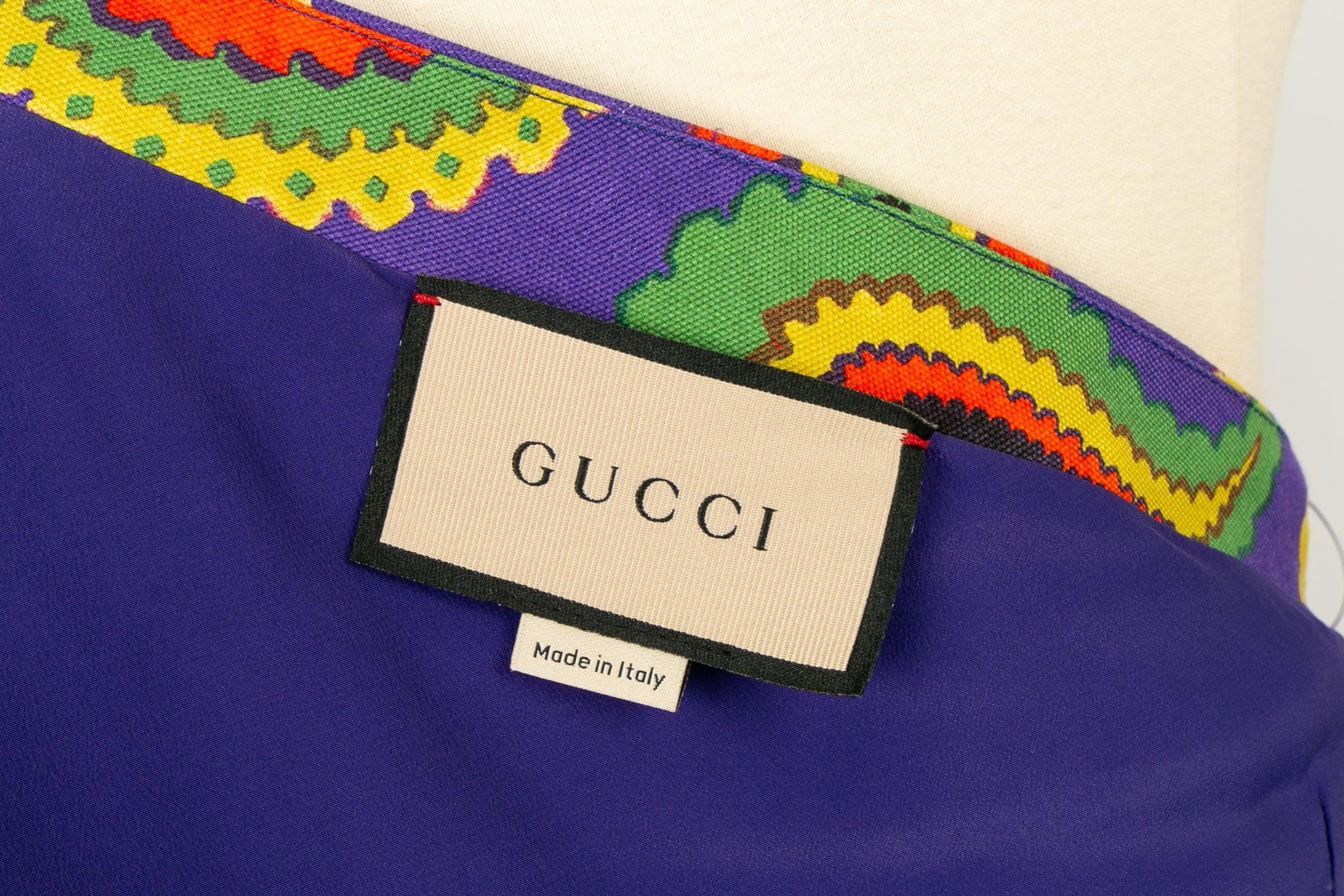 Set aus kurzem asymmetrischem Oberteil und Hose von Gucci, 2021 im Angebot 2