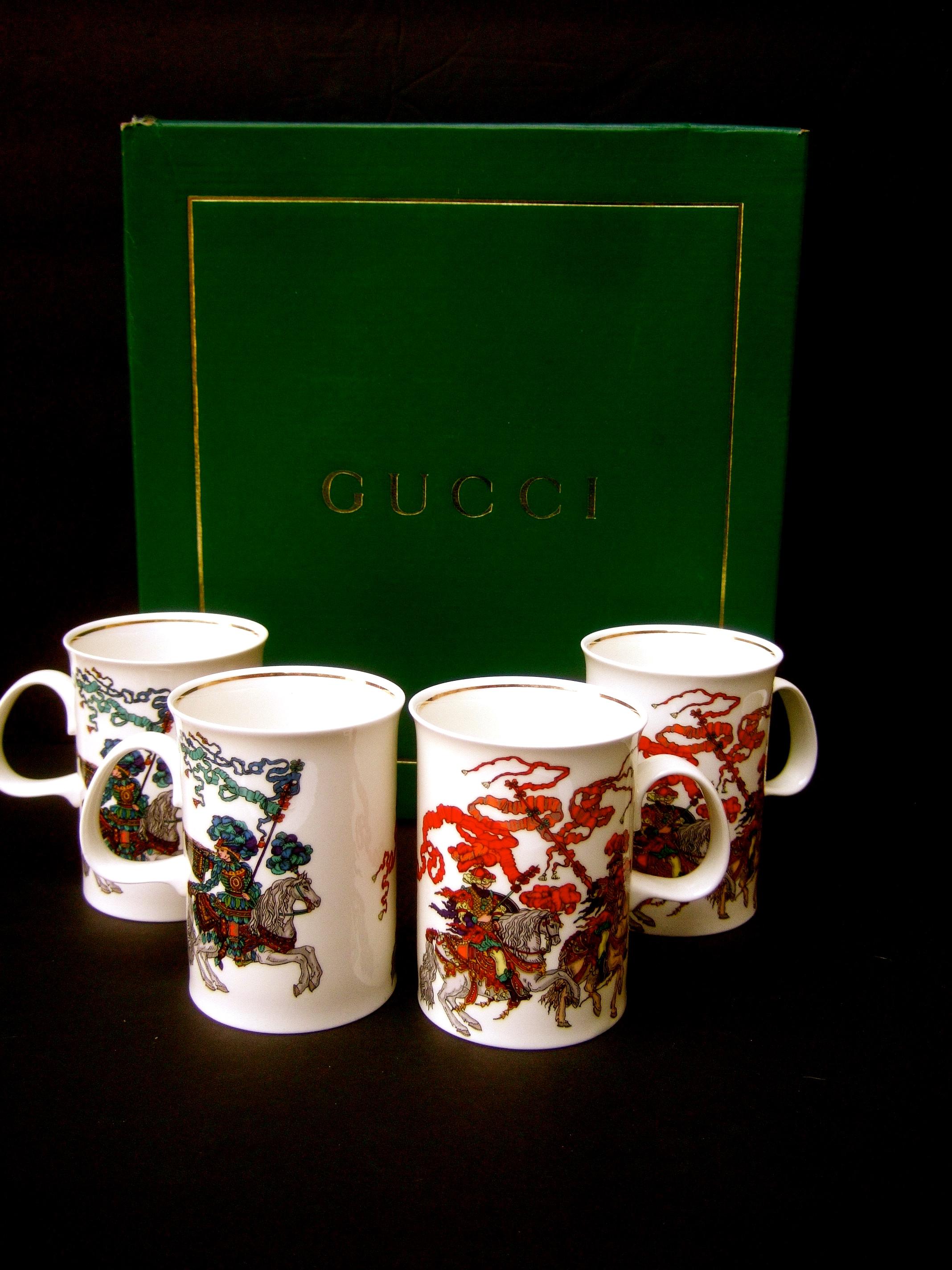 Gucci Juego de cuatro tazas inglesas de porcelana de hueso en caja de presentación Gucci c 1980s en venta 1