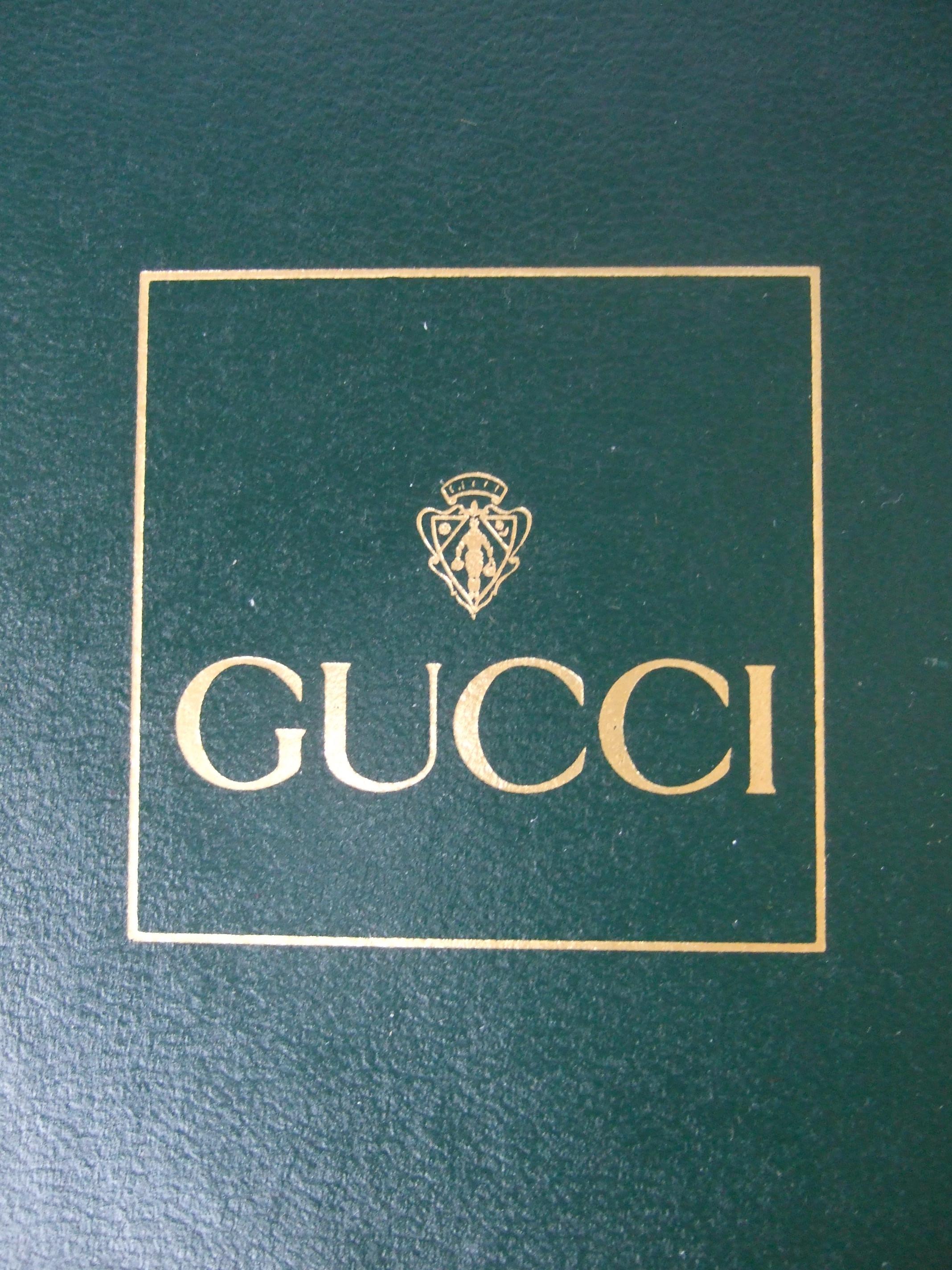 Set di sei ornamenti natalizi in vetro con scatola di presentazione Gucci in vendita 11