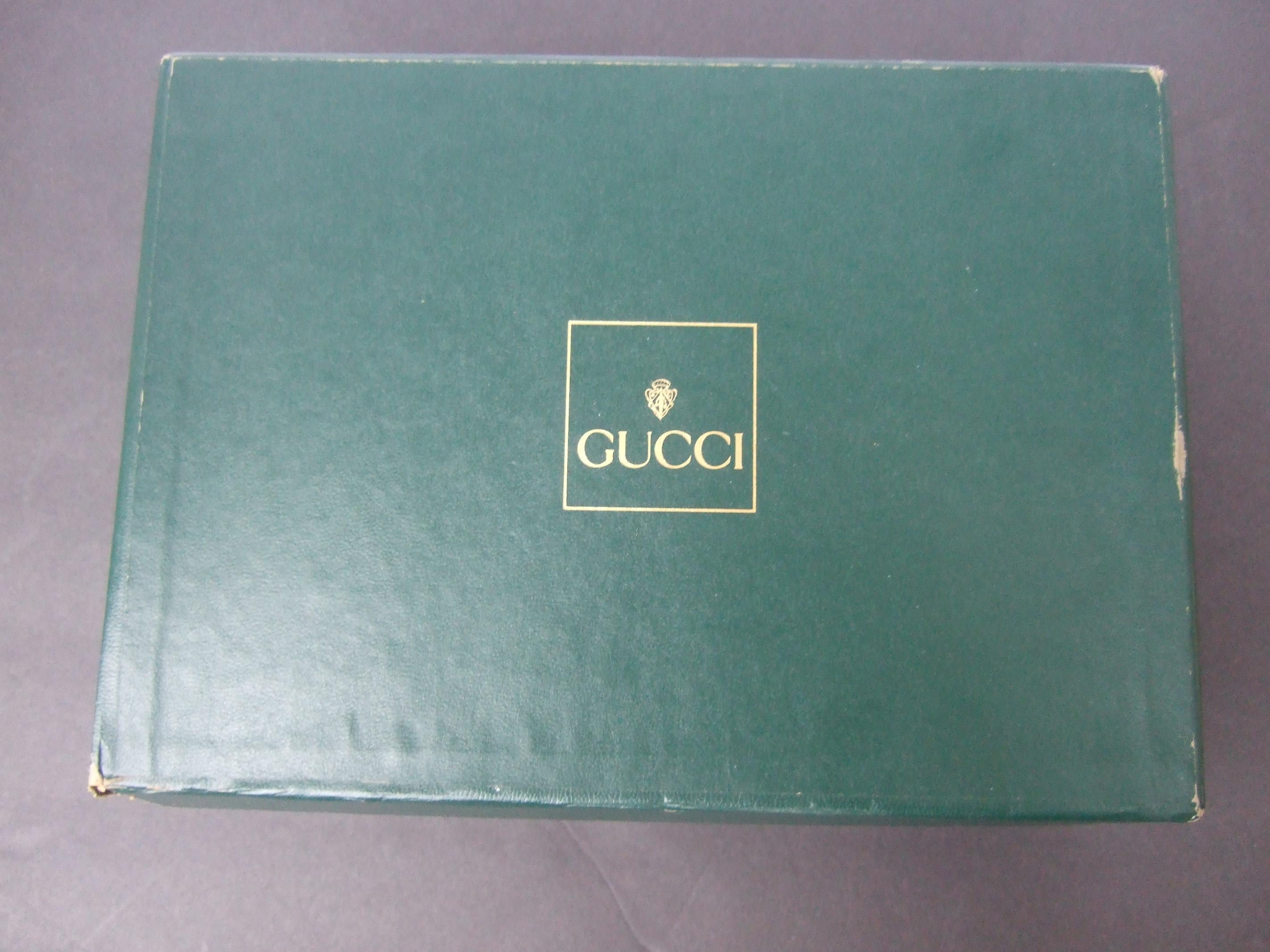 Set di sei ornamenti natalizi in vetro con scatola di presentazione Gucci in vendita 12