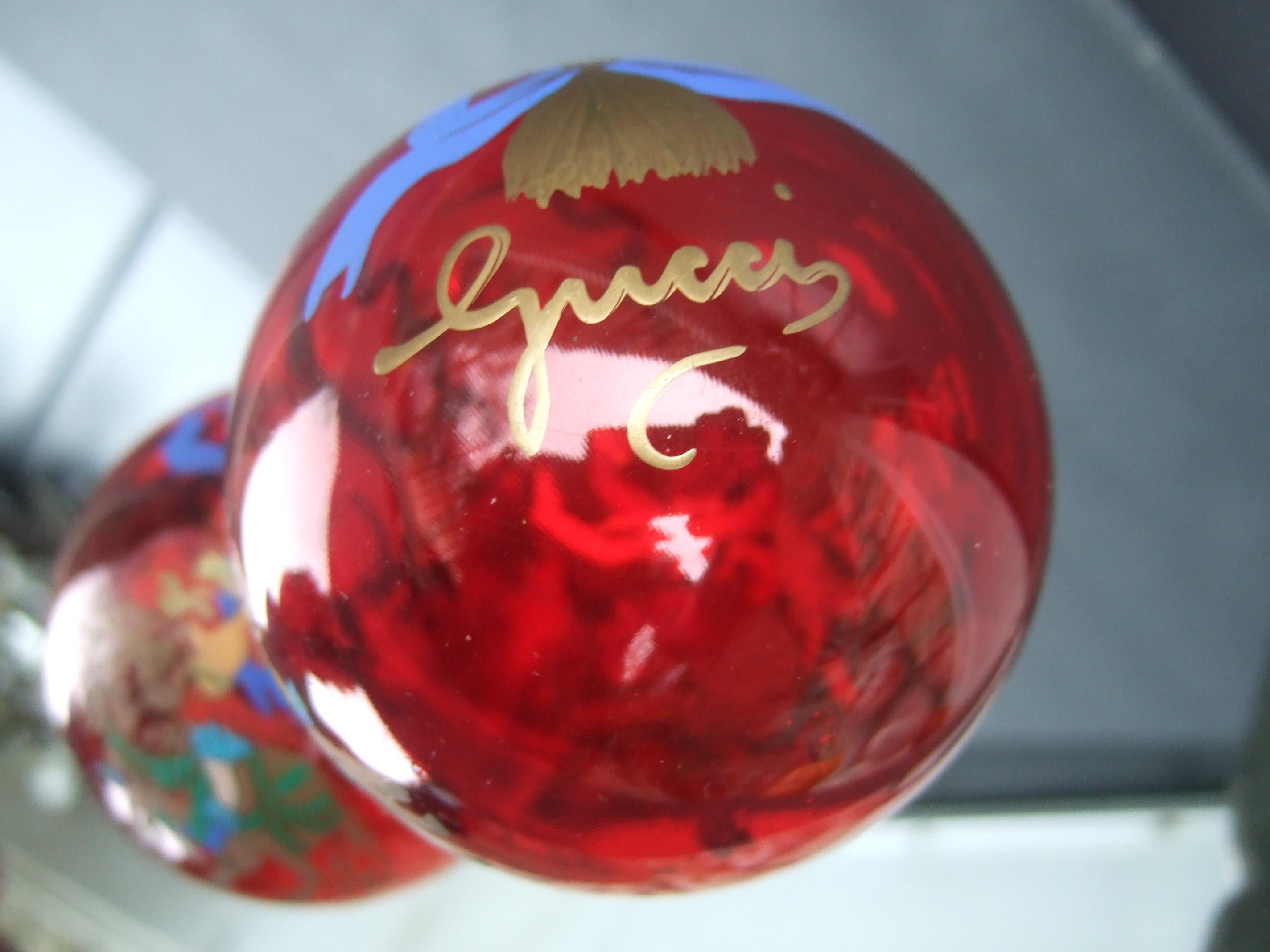 Set di sei ornamenti natalizi in vetro con scatola di presentazione Gucci in vendita 2