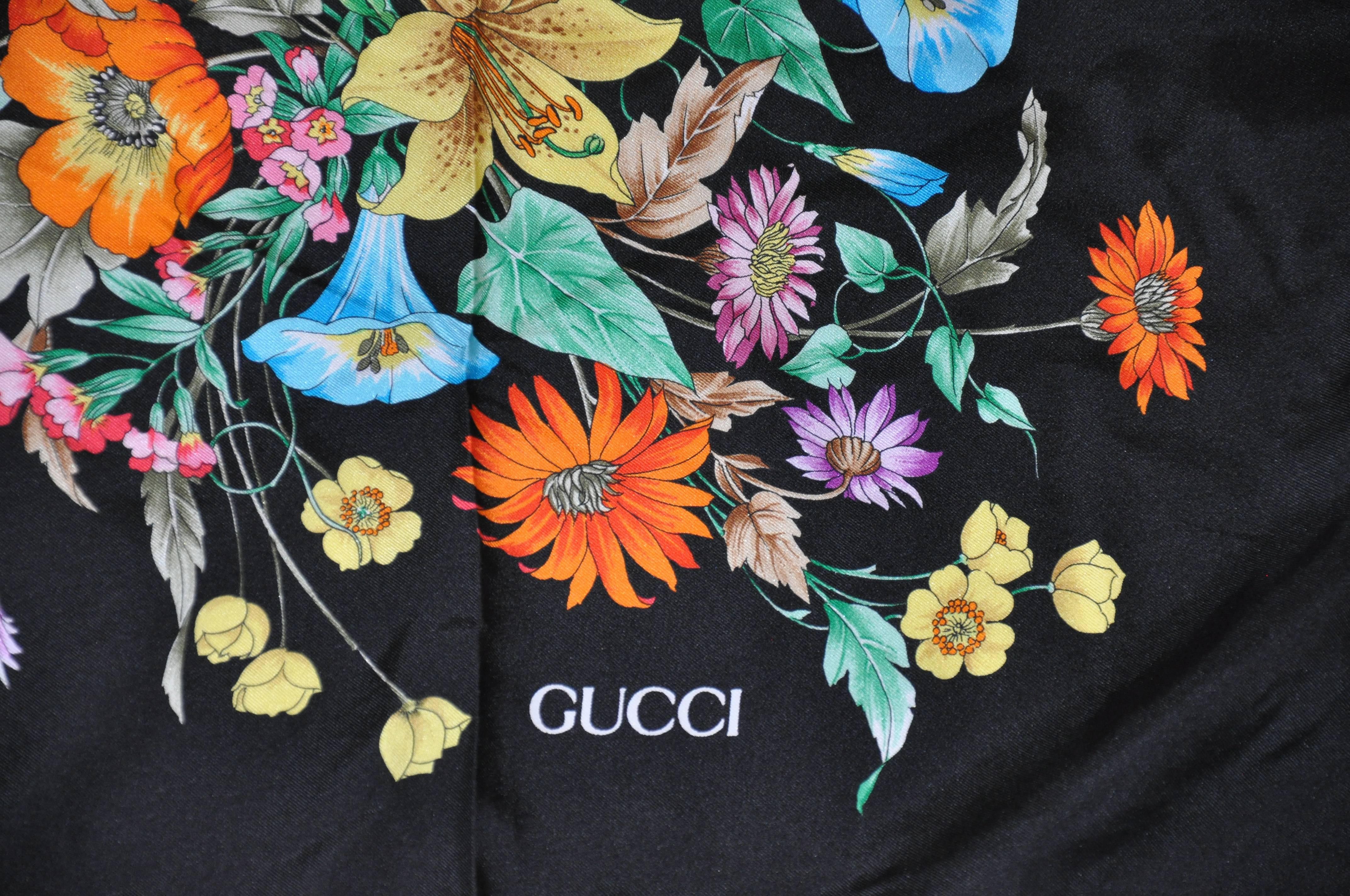        Gucci wonderfully elegant black signature silk jacquard 