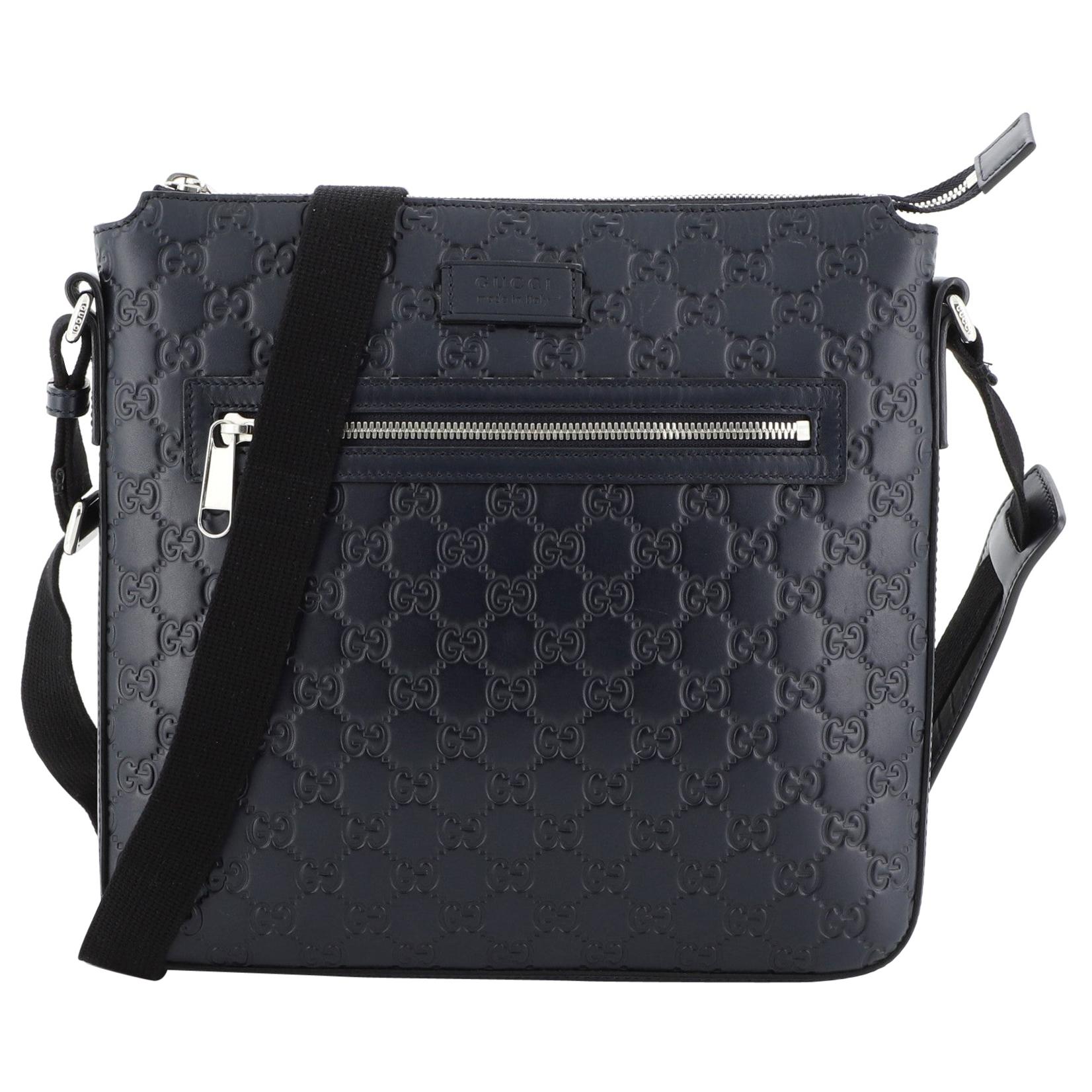 gucci signature messenger
