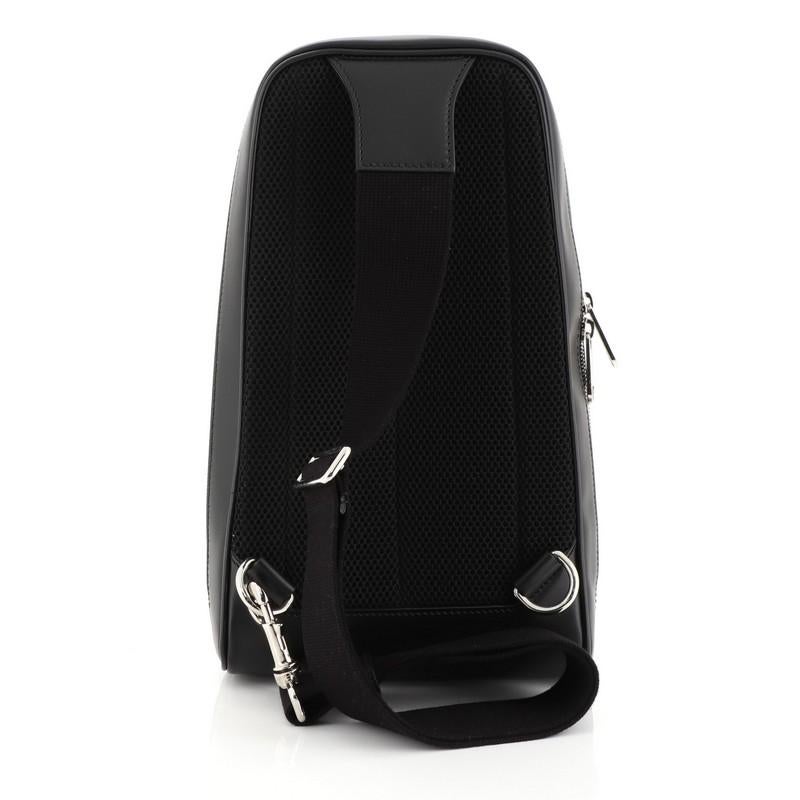 Gucci Signature Slim Crossbody Bag Guccissima Leather Small In Good Condition In NY, NY