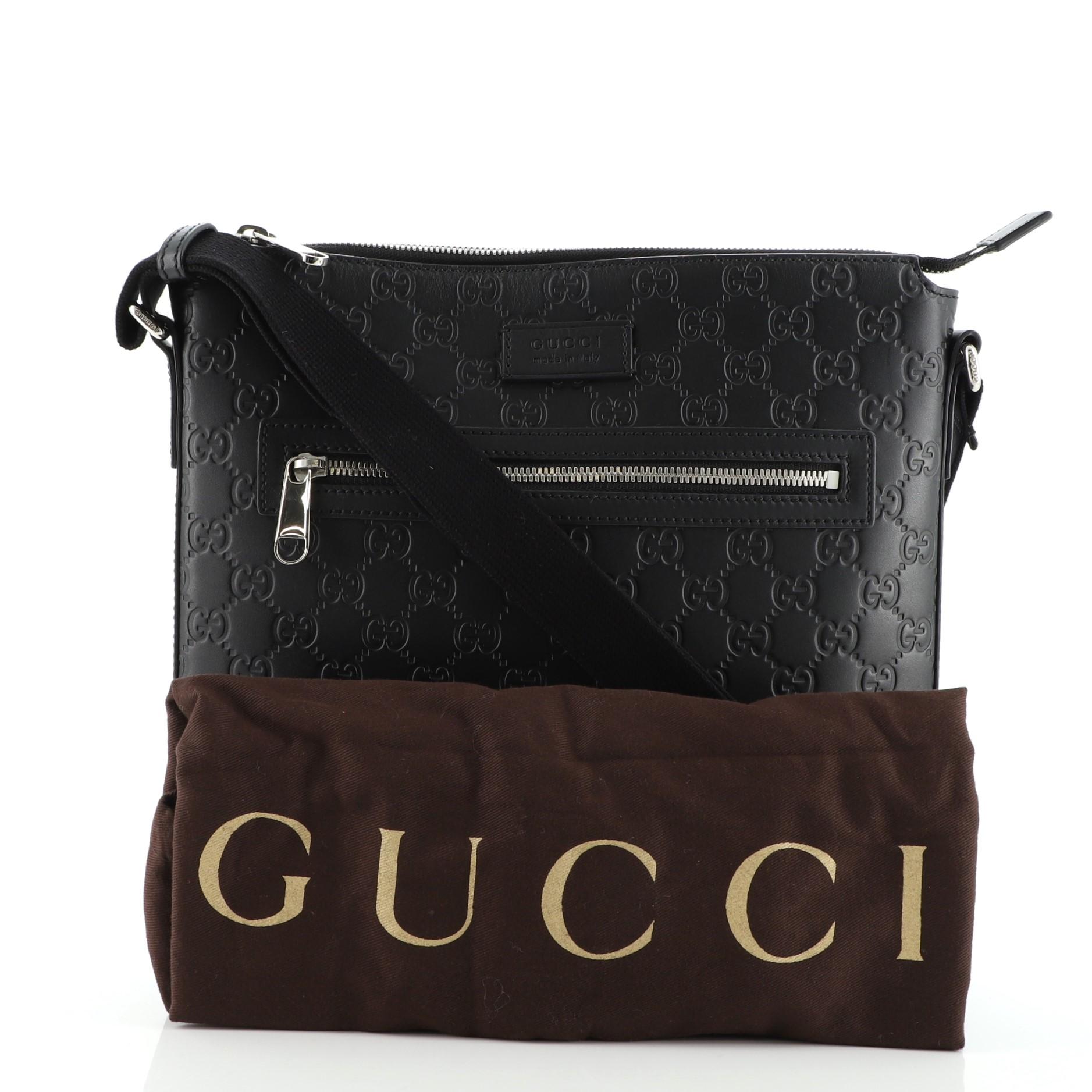 Gucci signature shoulder bag discount