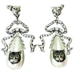 Vintage Gucci Signed Cat Panther Head Faux Pearl Bow Runway Drop Earrings Estate Jewelry