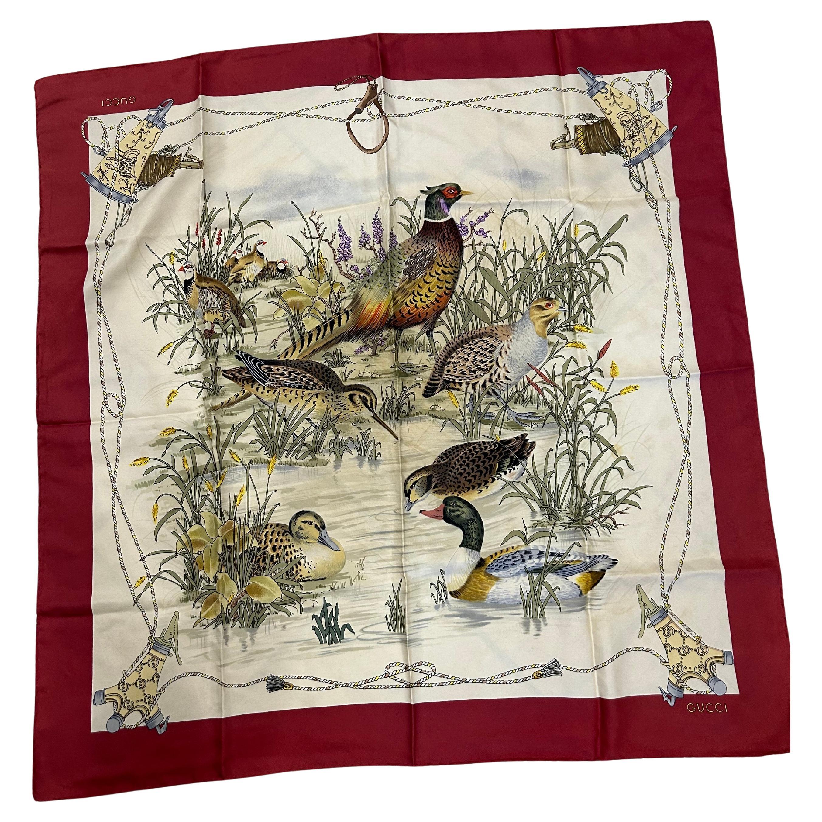 Pañuelo vintage de seda beige pájaros de Gucci