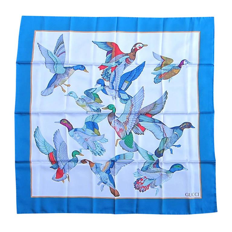 Women's or Men's Gucci Silk blue Scarf Flock of Flying birds, NEW, Never worn 1990's