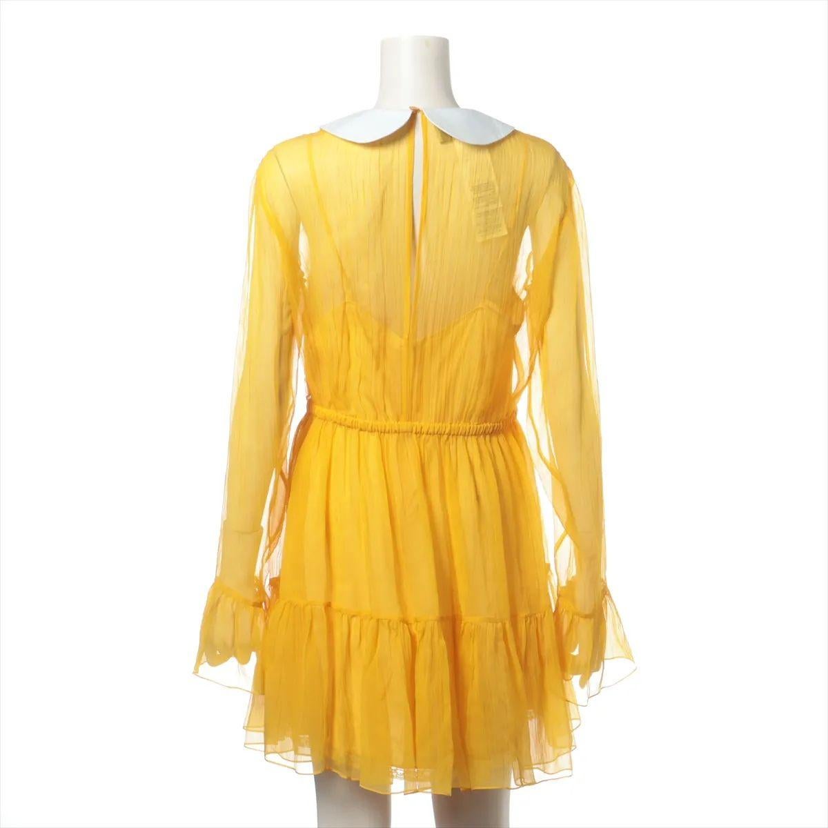 Gucci - Robe en mousseline de soie - Jaune Bon état - En vente à Indianapolis, IN