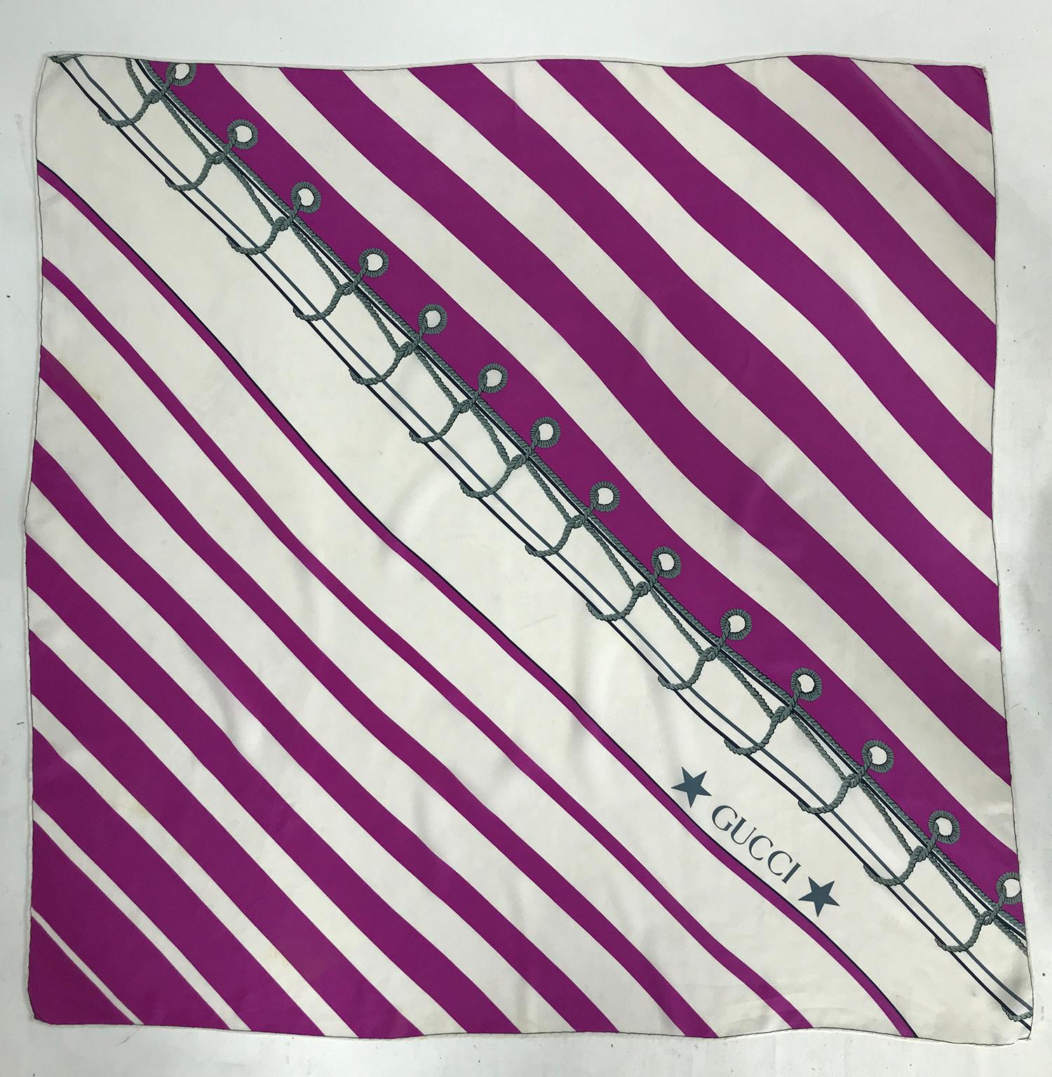  Gucci - Écharpe en crêpe de soie avec imprimé nautique diagonal 34 x 34 Unisexe 