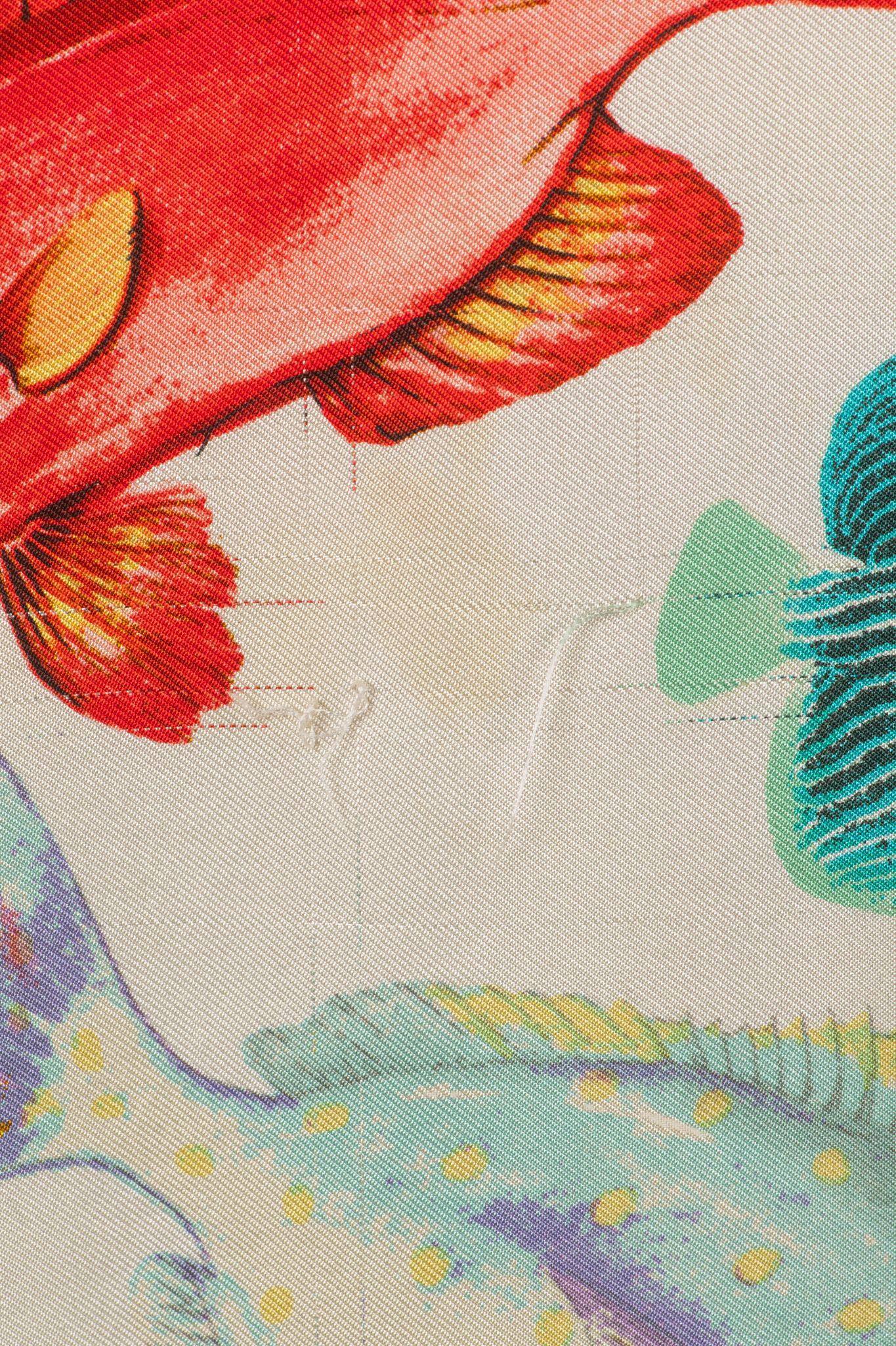 Chemise en soie imprimée poisson Gucci, 1990 en vente 5