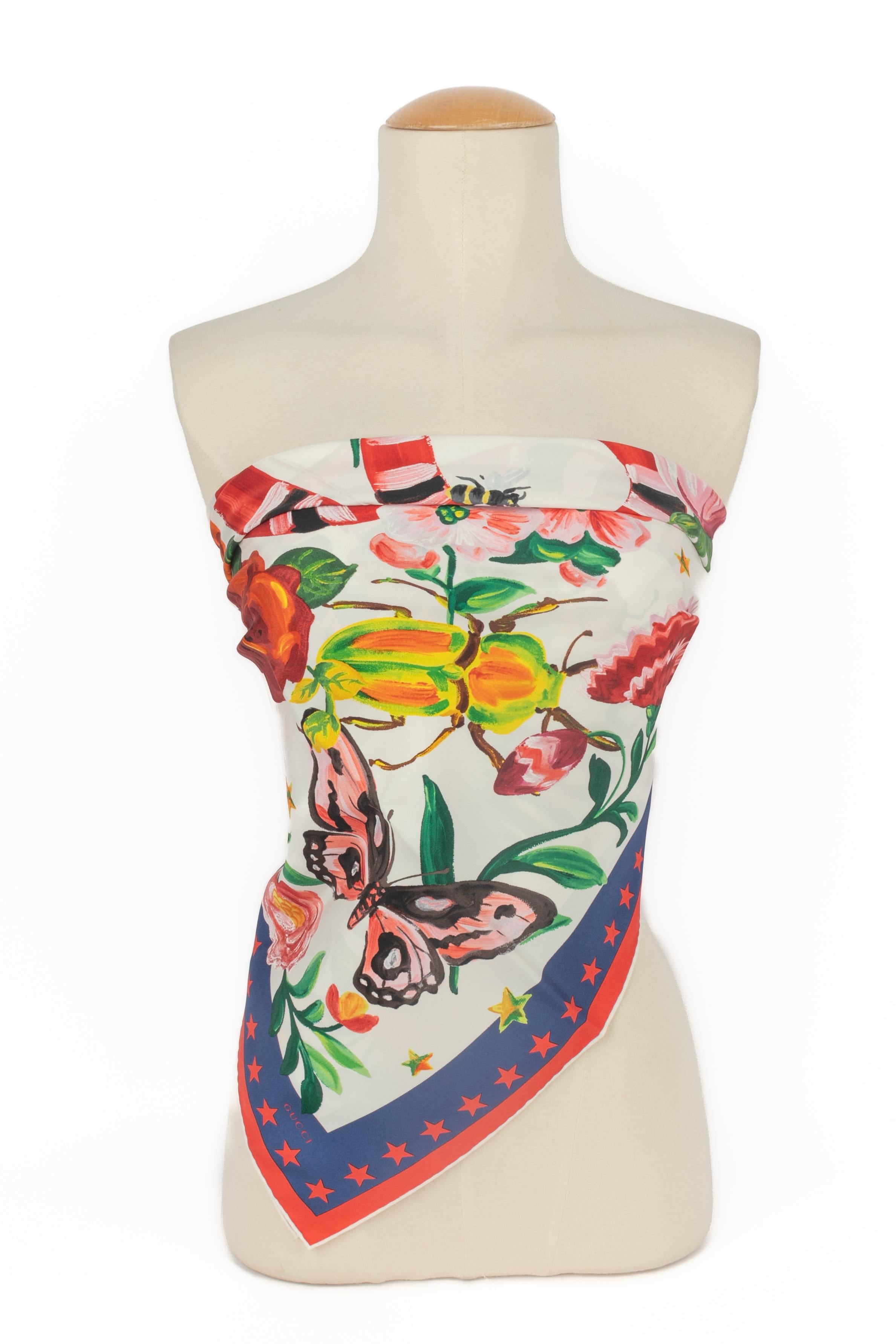 Foulard di seta Gucci 'L'Aveugle par Amour' collezione Garden Mini Sera in vendita 5
