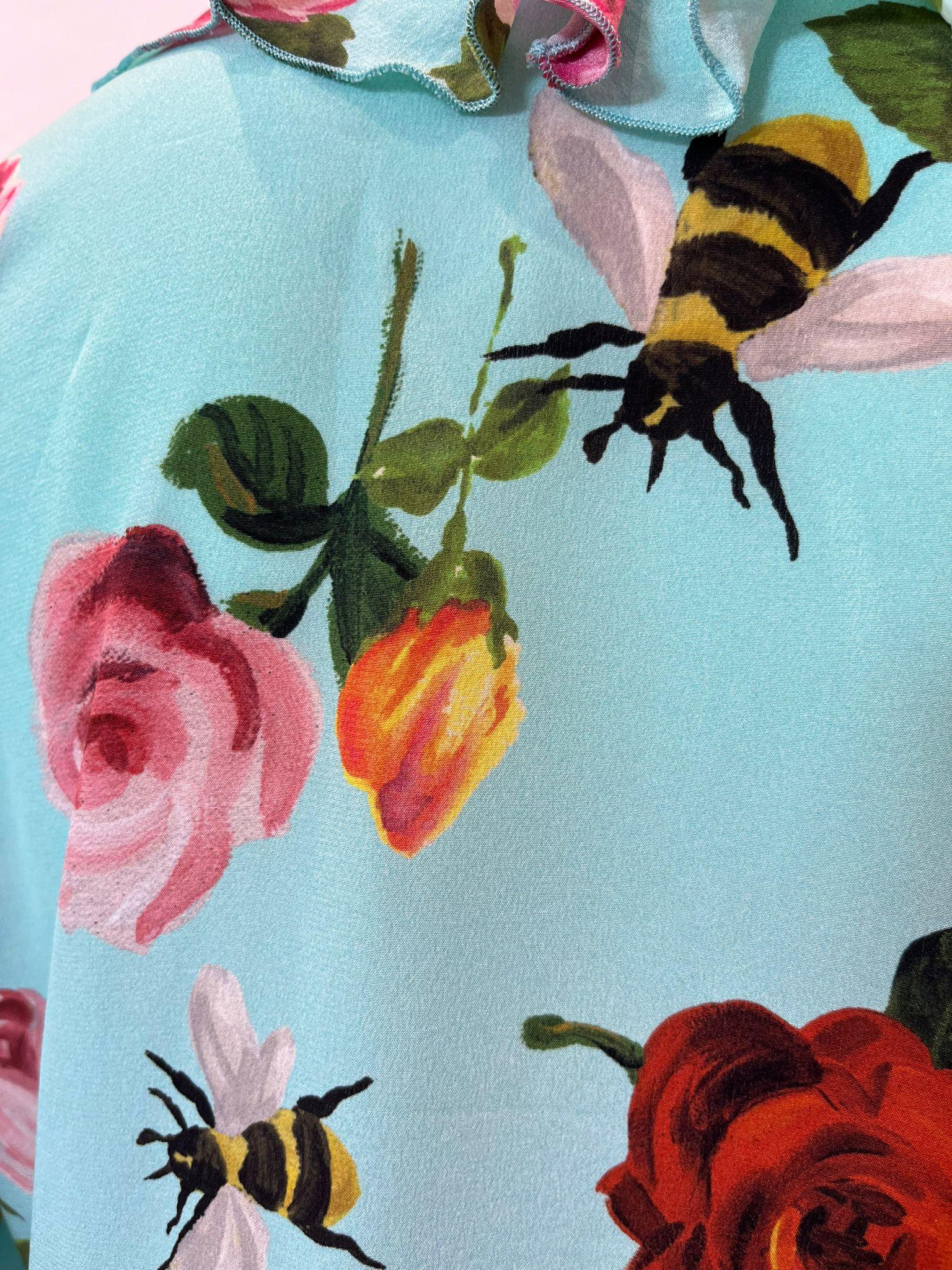 Gucci - Robe en soie imprimée rose et abeilles en vente 2