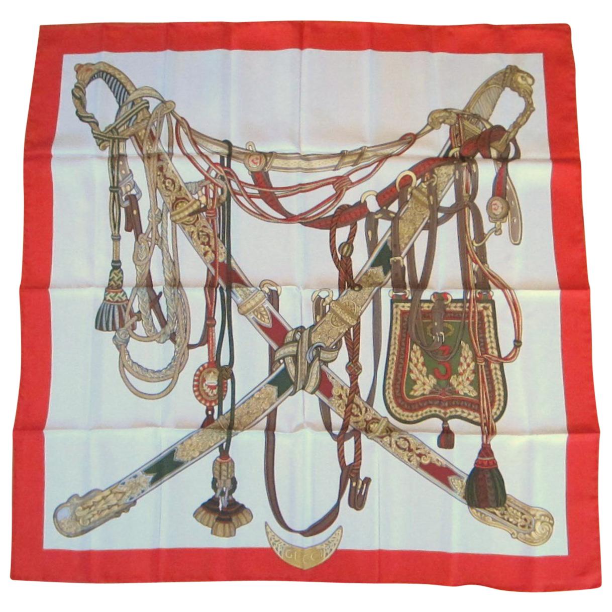 Sciarpa di seta Gucci Briglie per cavalli Spade napoleoniche Nuova, mai indossata anni '80 in vendita