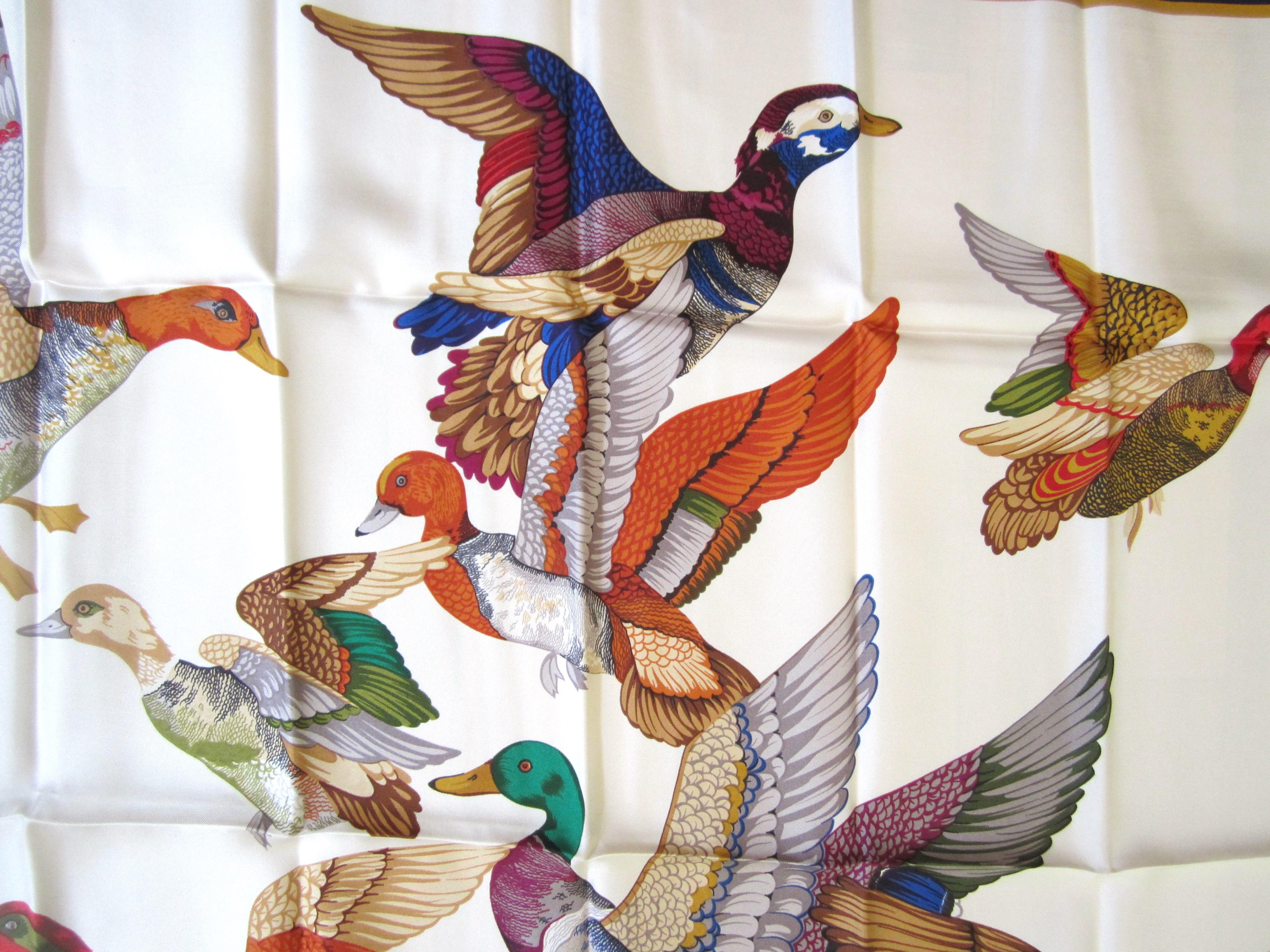 Gucci Silk Scarf Mallard Bird Flying Motif Blue Border New, Never worn In New Condition In Wallkill, NY