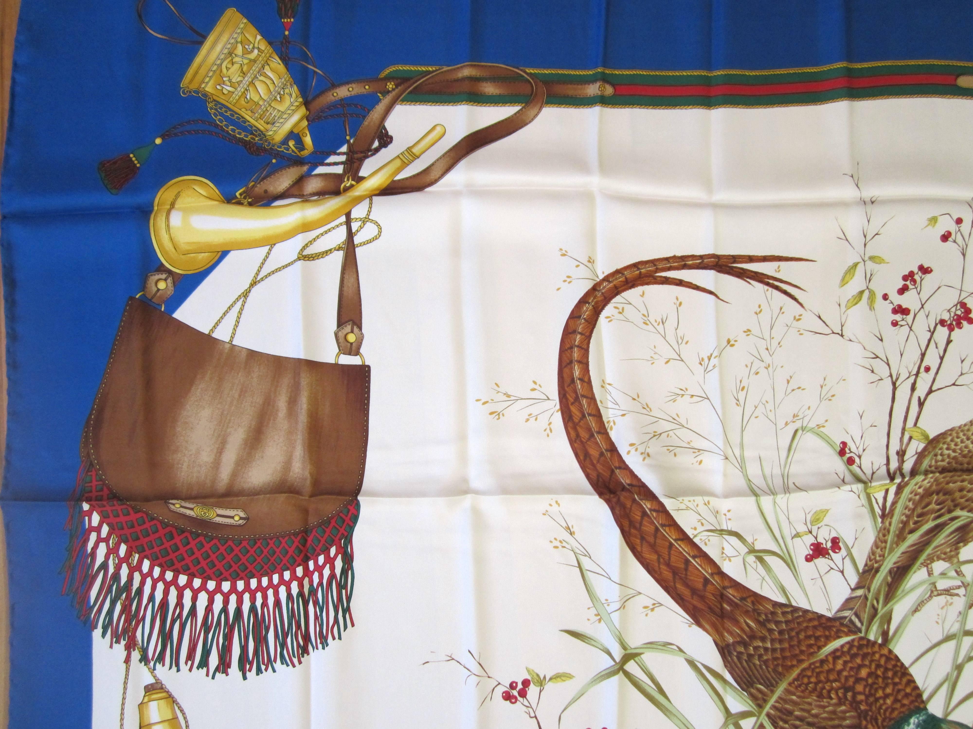 Gucci Seidenschal Fasan Vogel Jagdmotiv:: neu nie getragen 1990er (Grau)