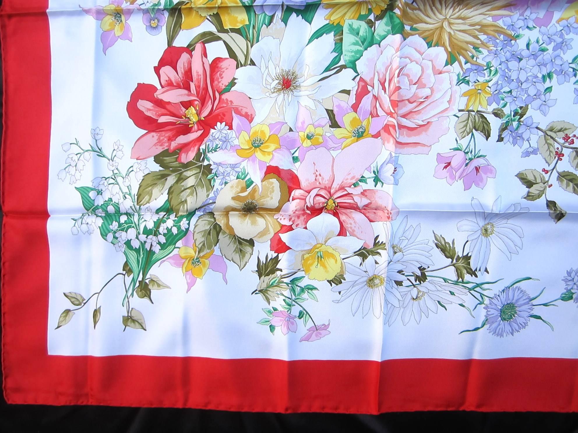 Gucci Silk Scarf Red Floral Motif 1990s, New, Never Worn  In New Condition In Wallkill, NY