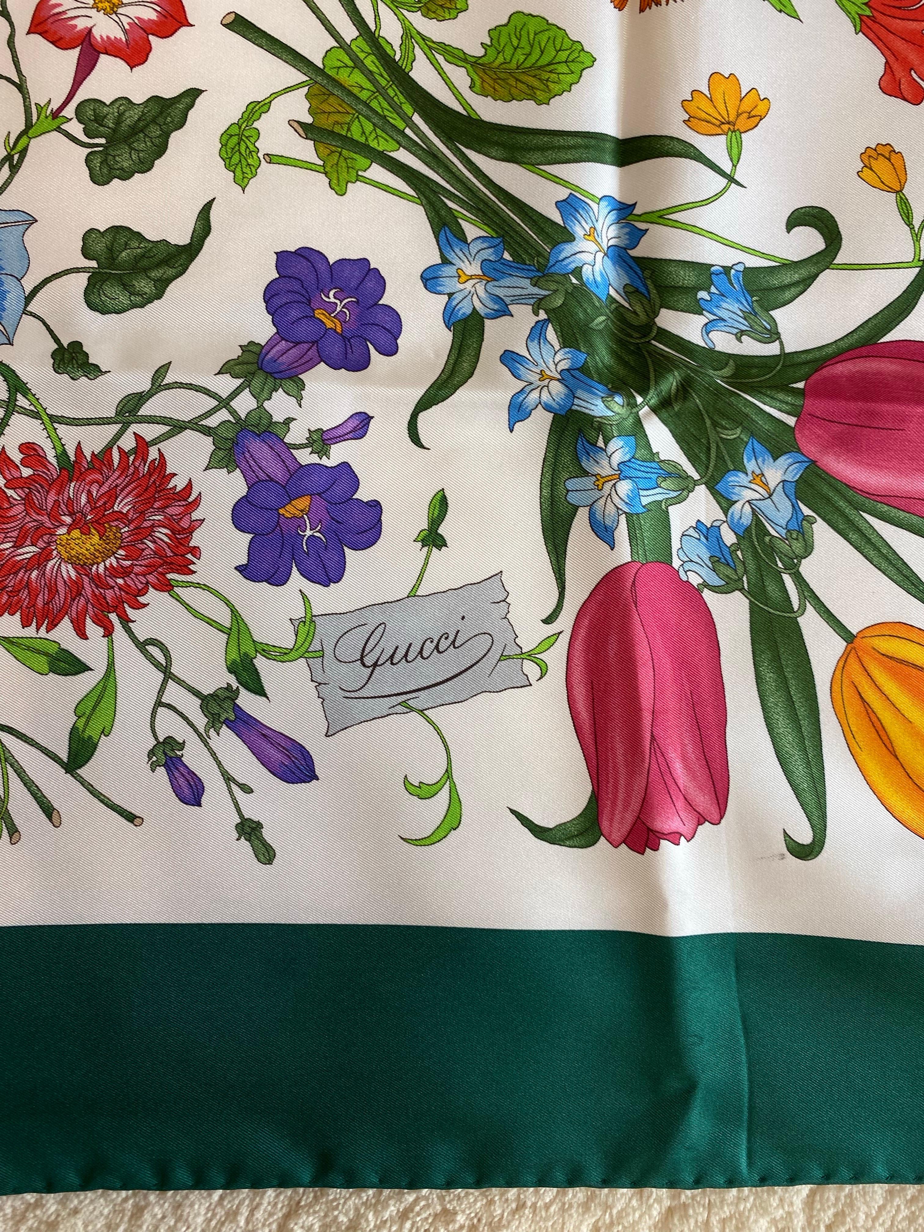 Sciarpa di seta Gucci con design Sara Leghissa. in vendita 1