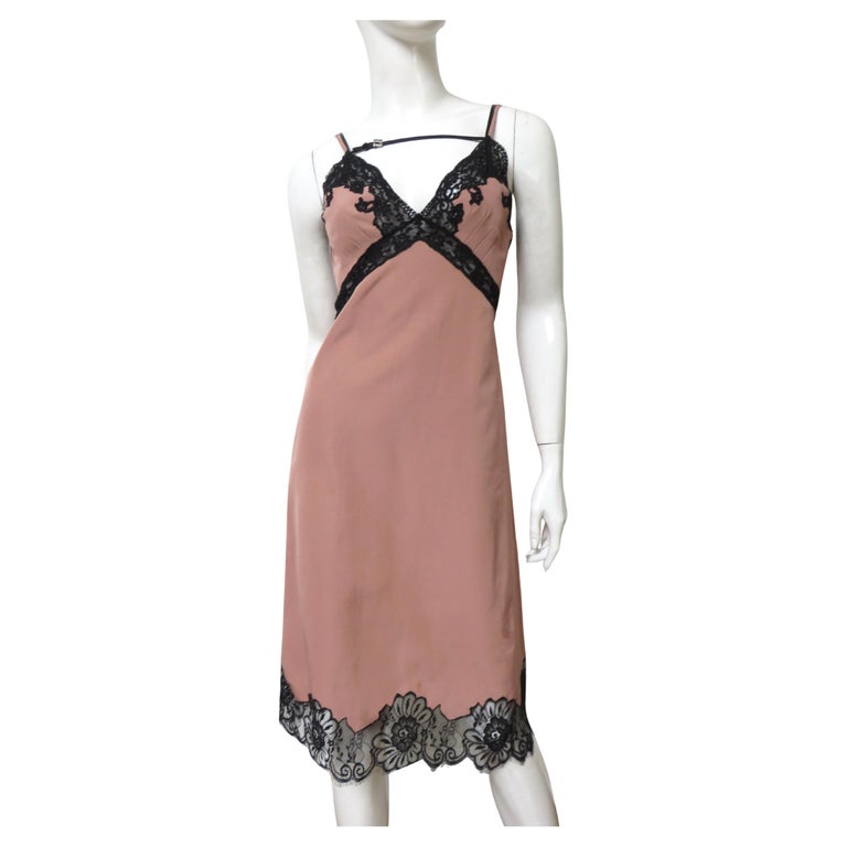 chinese dress ladies Gucci // Red & Multicolour GG Lace Dress – VSP Consignment