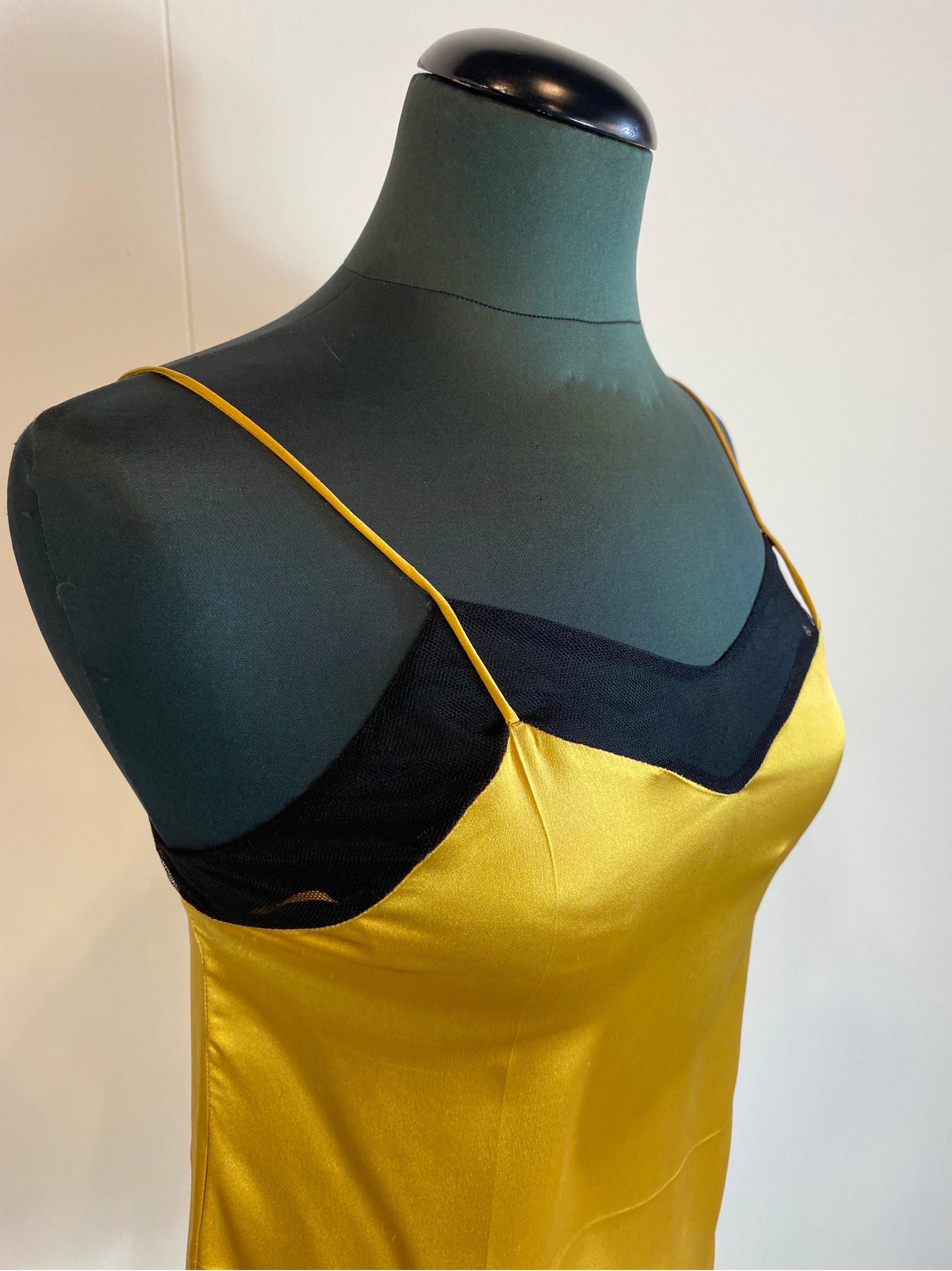 Women's or Men's Gucci silk top For Sale