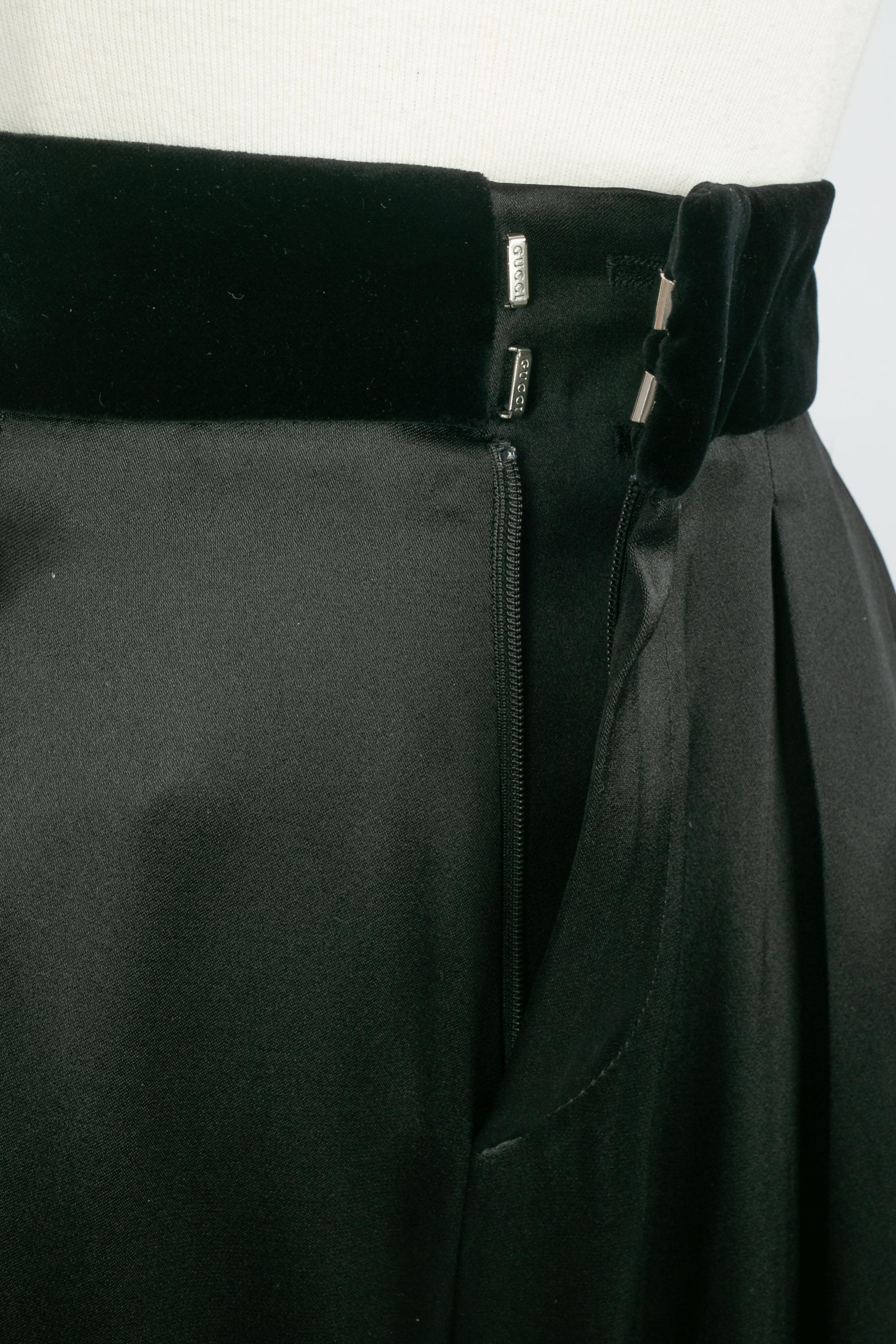 Noir Pantalon en soie Gucci en vente