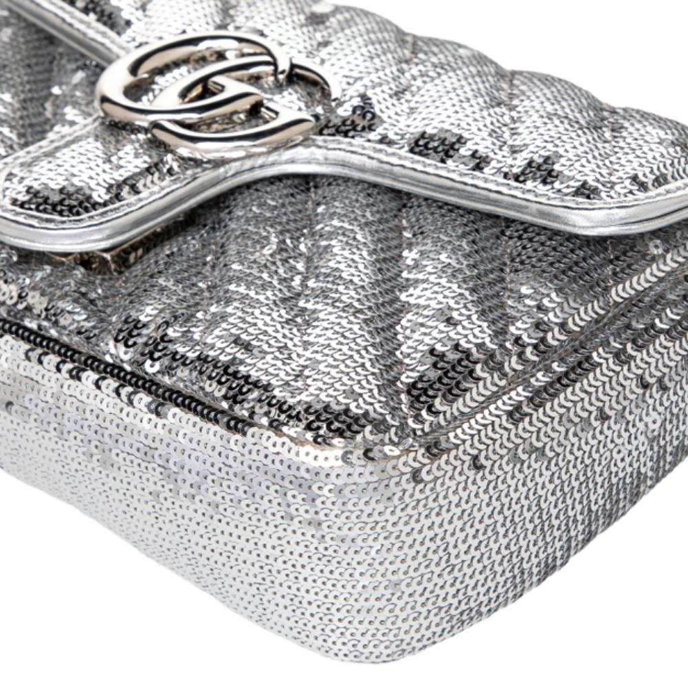 Gucci Silver Diagonal Sequins And Leather Mini GG Marmont Shoulder Bag In New Condition In Dubai, Al Qouz 2
