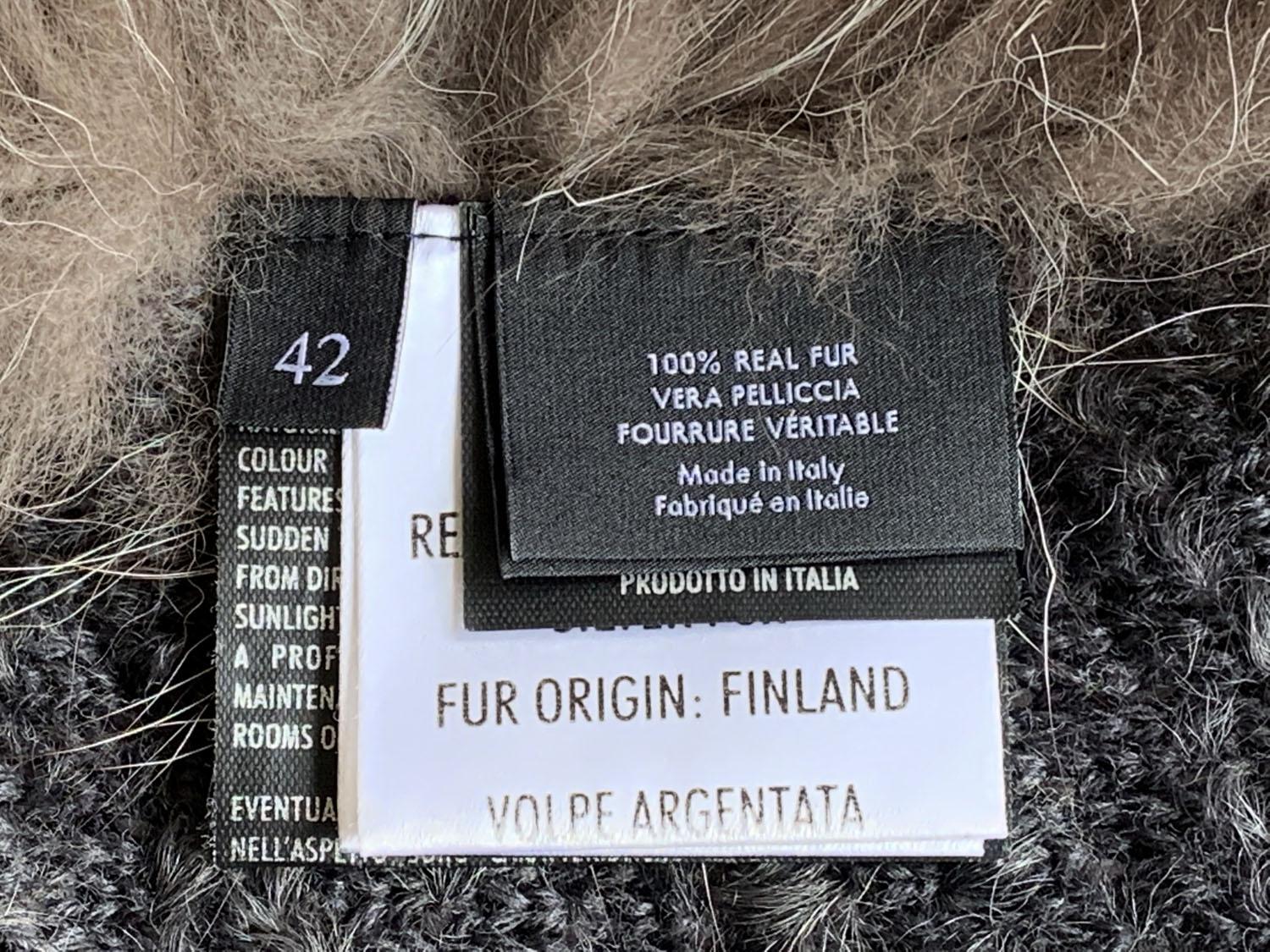 Cardigan long italien Gucci en agneau de renard argenté gris foncé avec ceinture, taille 42 en vente 9