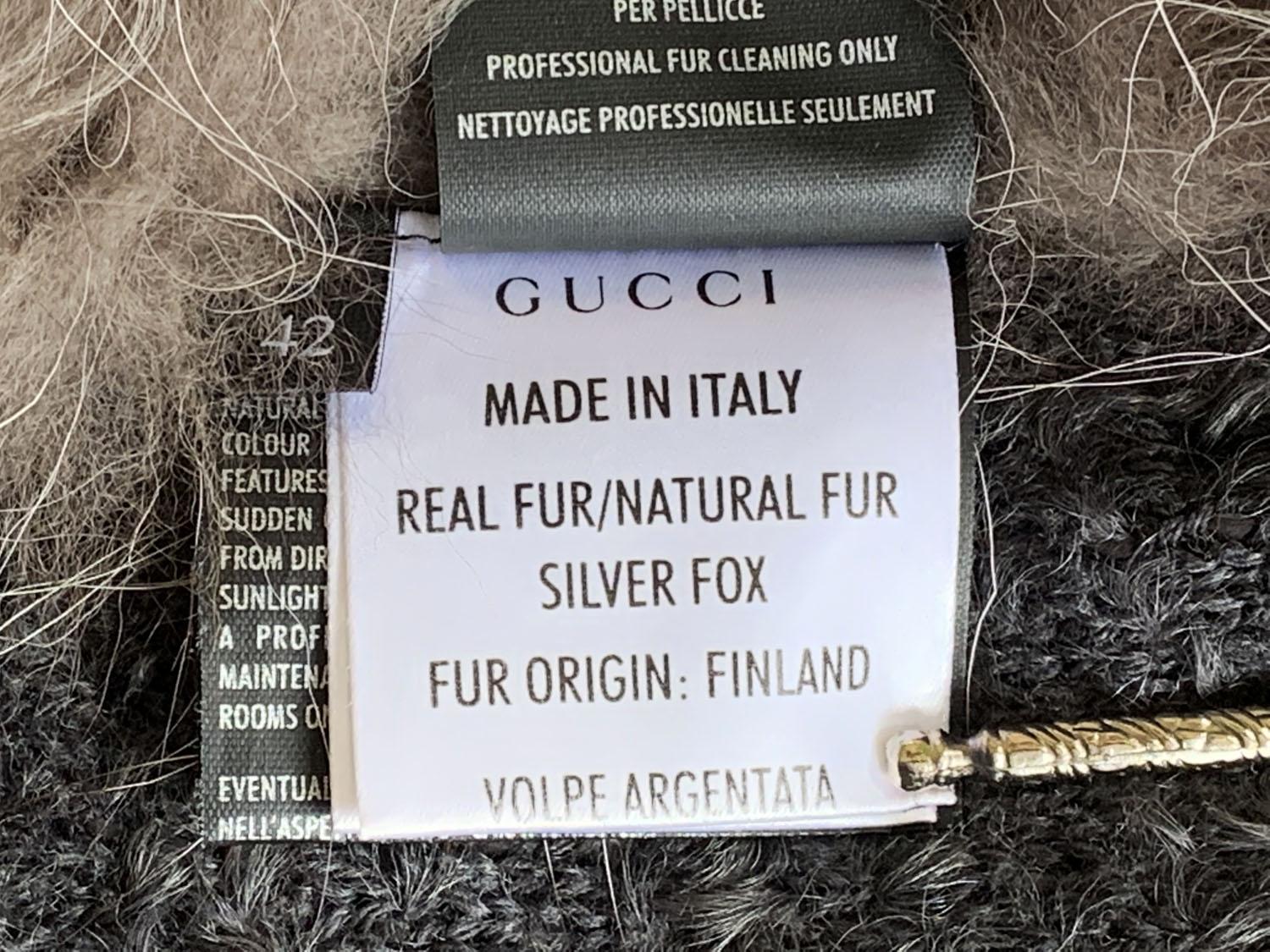 Cardigan long italien Gucci en agneau de renard argenté gris foncé avec ceinture, taille 42 en vente 10