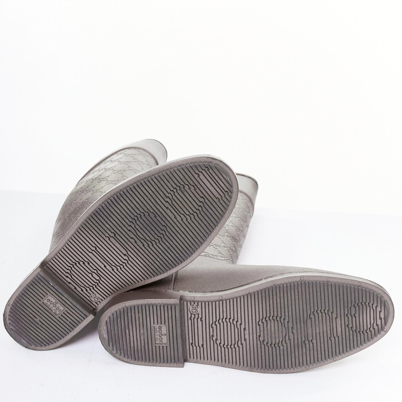 Bottes de pluie hautes et plates en caoutchouc avec logo GG argenté EU36 en vente 5