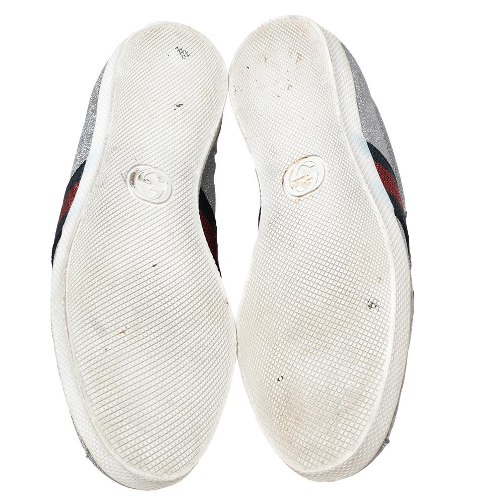 Gucci Silver Glitter Bambi Web Low-Top Sneakers Size 36.5 In Good Condition For Sale In Dubai, Al Qouz 2