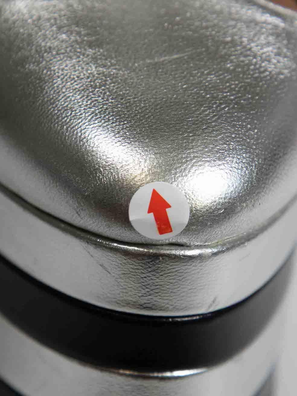 Chaussures à talons Angel à bride en T en cuir argenté Gucci, taille IT 38,5 Pour femmes en vente