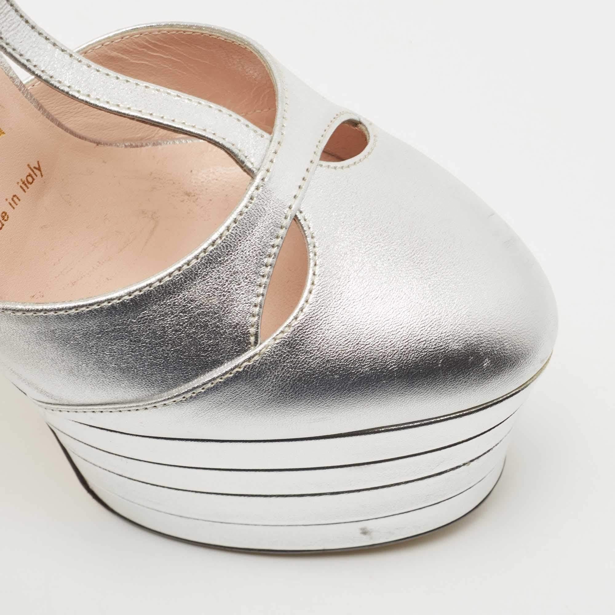 Gucci Silver Leather Angel Pumps Size 36 In Excellent Condition In Dubai, Al Qouz 2