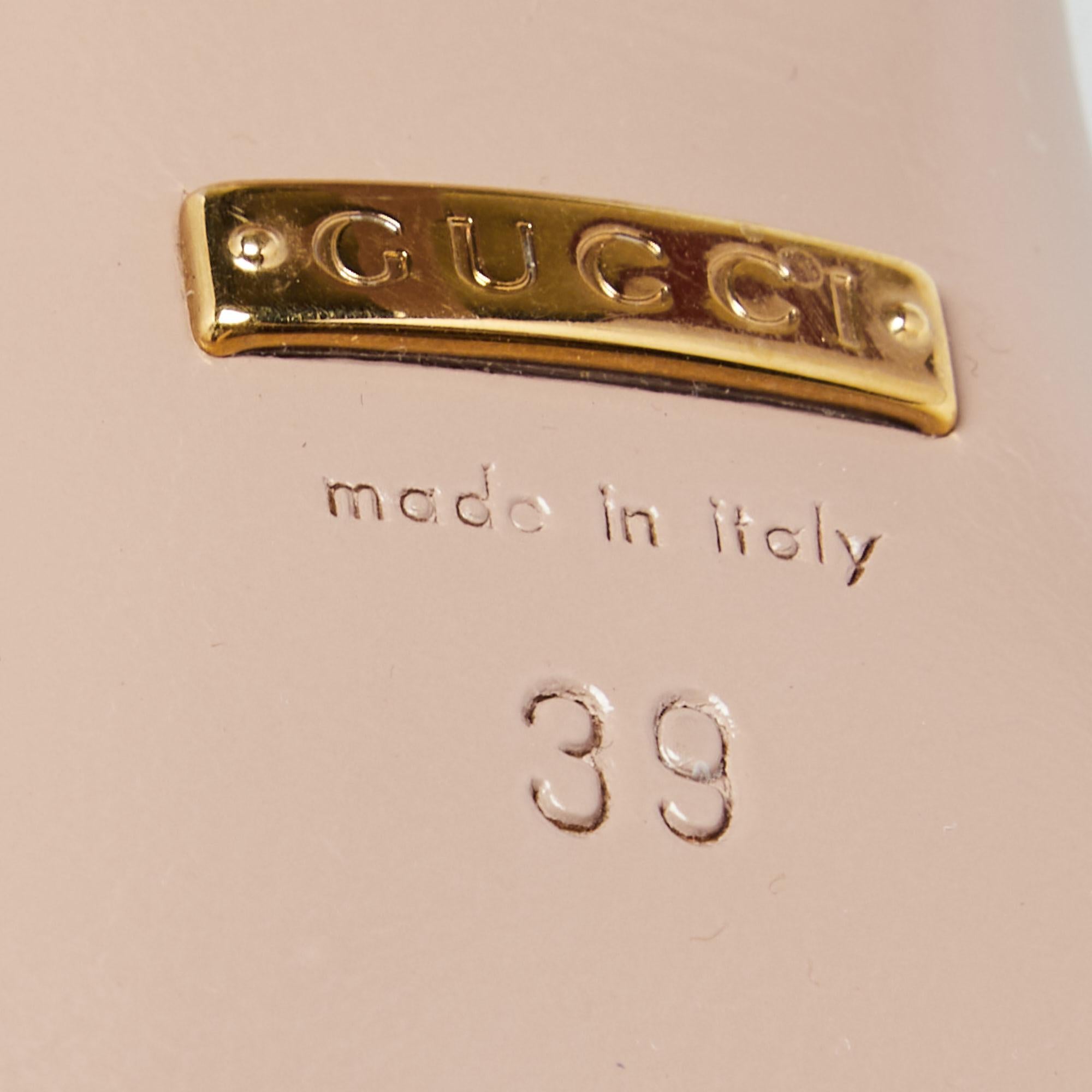 Women's Gucci Silver Leather Coline Studded Cap-Toe T-Strap Pumps Size 39