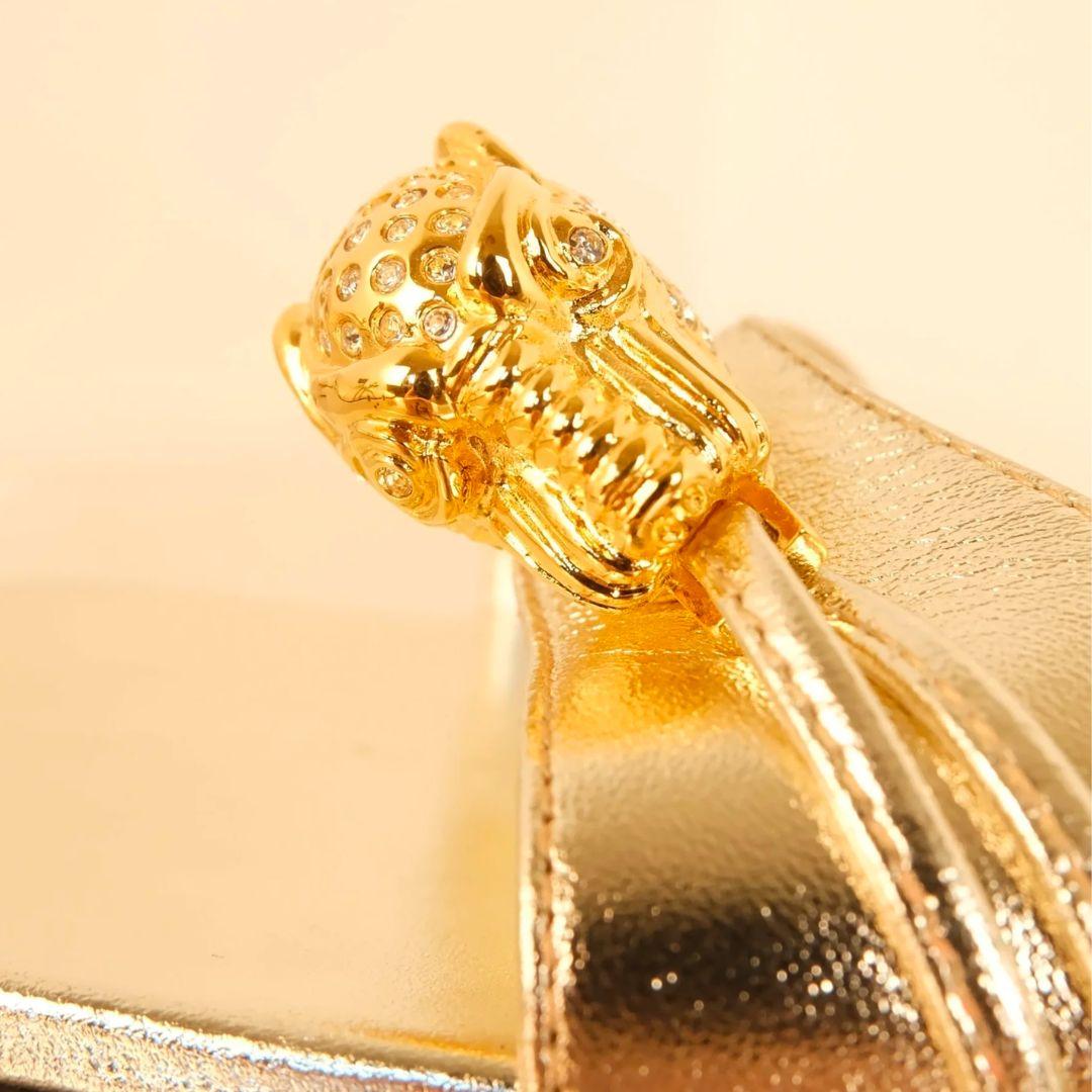 Gucci Silver Leather Dora Tiger Crystal Embellished Slide Sandals Pour femmes en vente