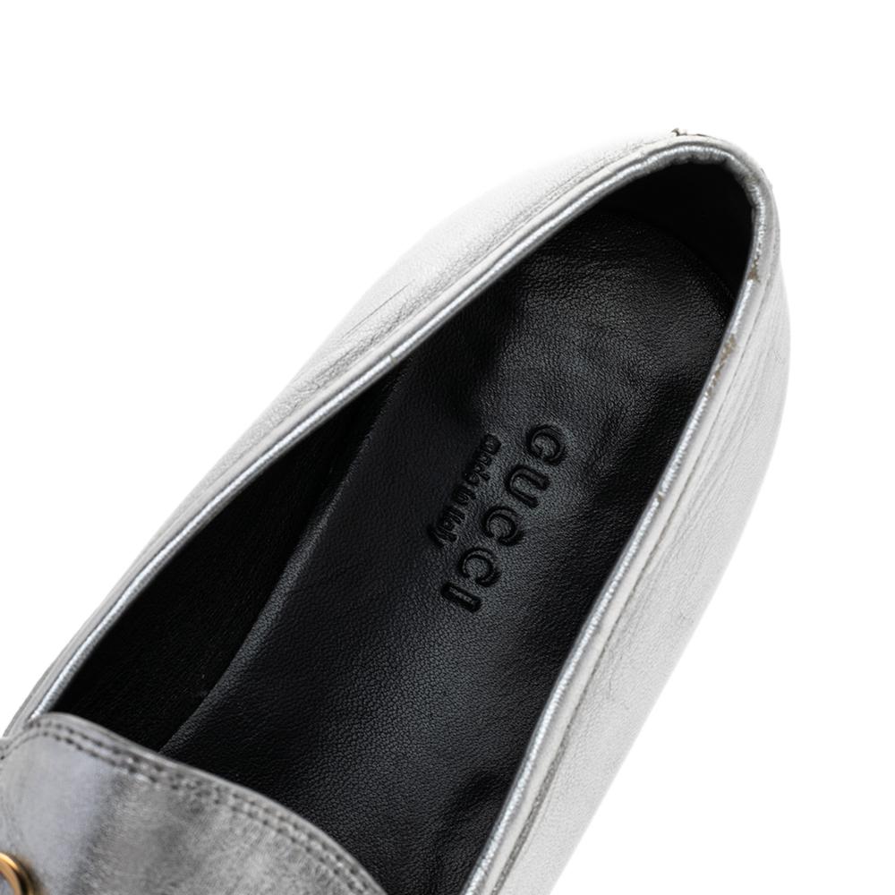 Gucci Silver Leather Jordaan Horsebit Slip On Loafers Size 37 In Good Condition In Dubai, Al Qouz 2