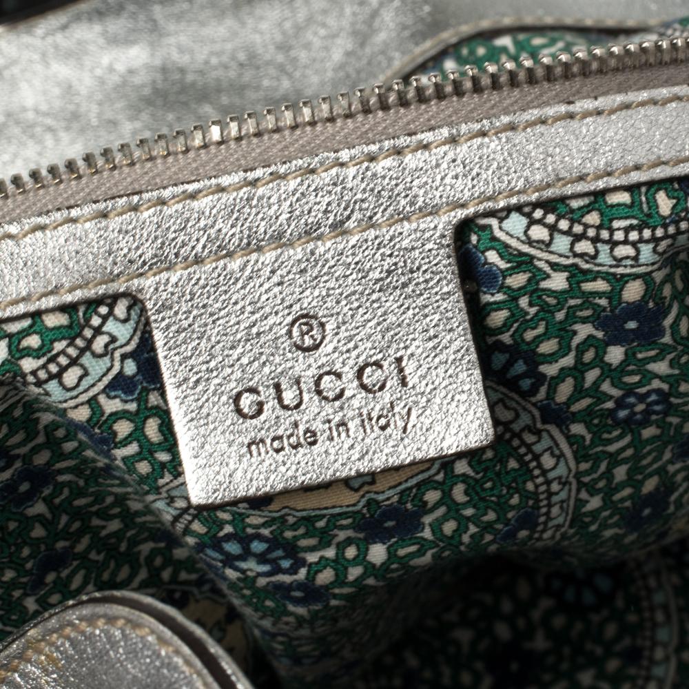 Großes Babouska Indy Hobo-Stück aus Silberleder von Gucci 2