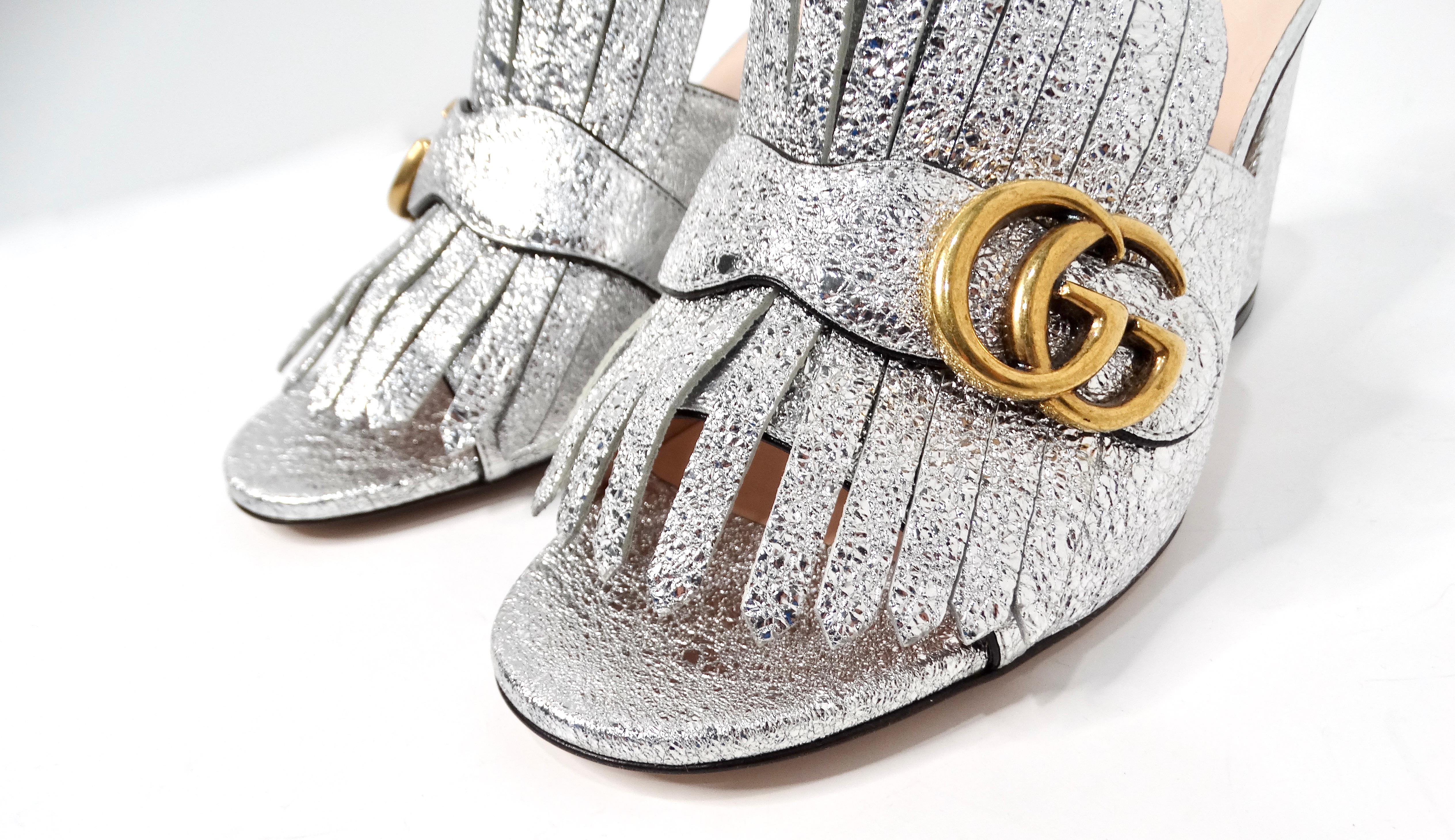Gucci Silver Metallic Marmont Fringe Mule Sandals In Good Condition For Sale In Scottsdale, AZ