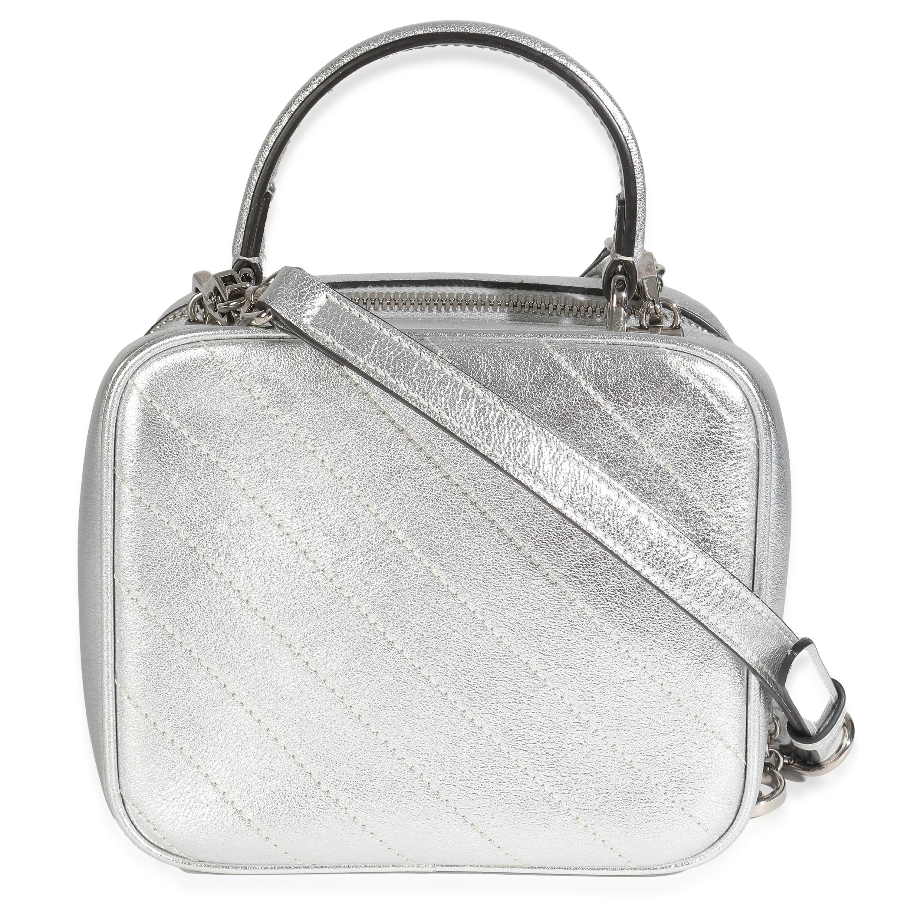 Gucci Silver Metallic Sakai Be Green Calfskin Diagonal Stitch by Greene Greene Top Hand en vente 3