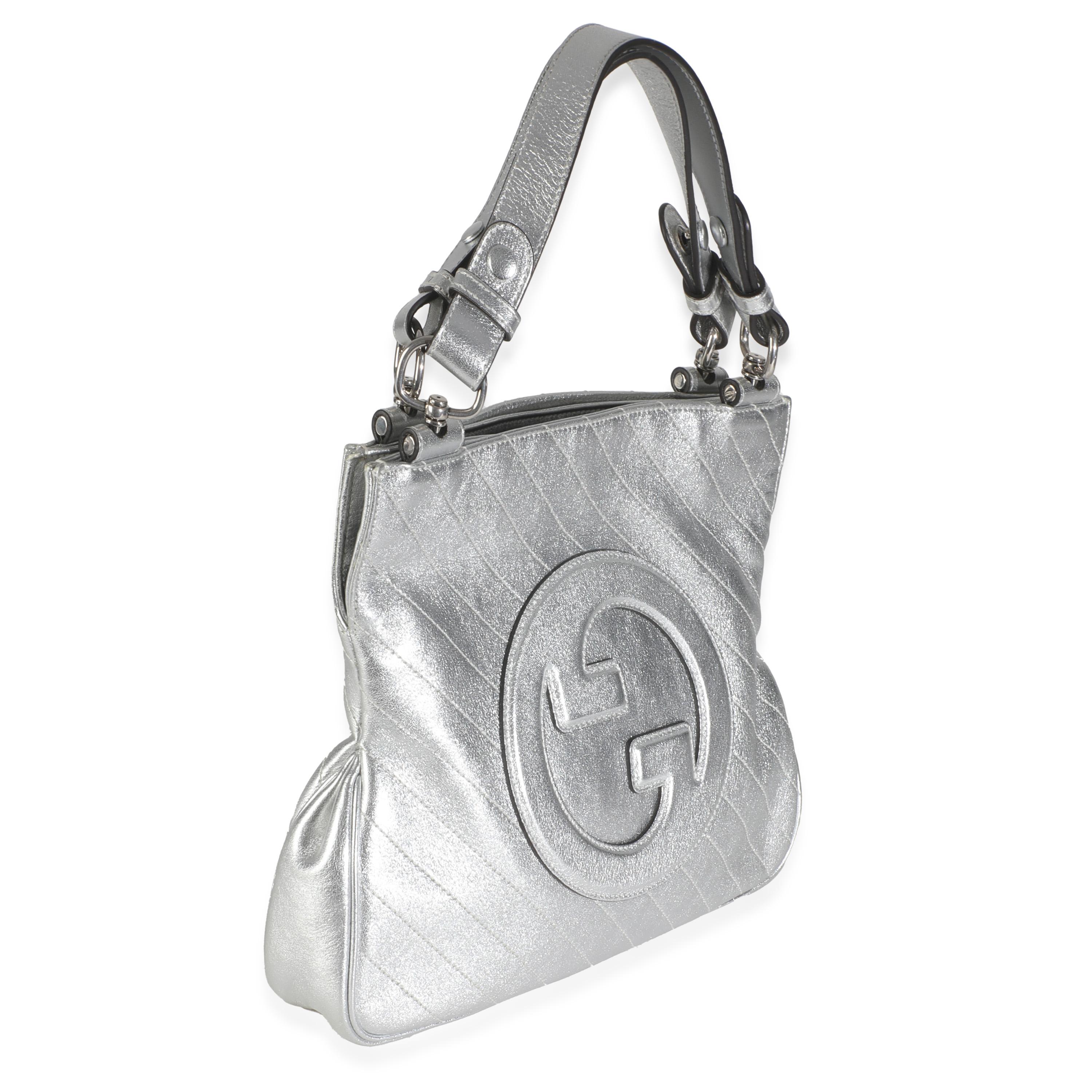 Gucci Silver Metallic Sakai Diagonal Stitched Calfskin Small Blondie Tote Plata en venta