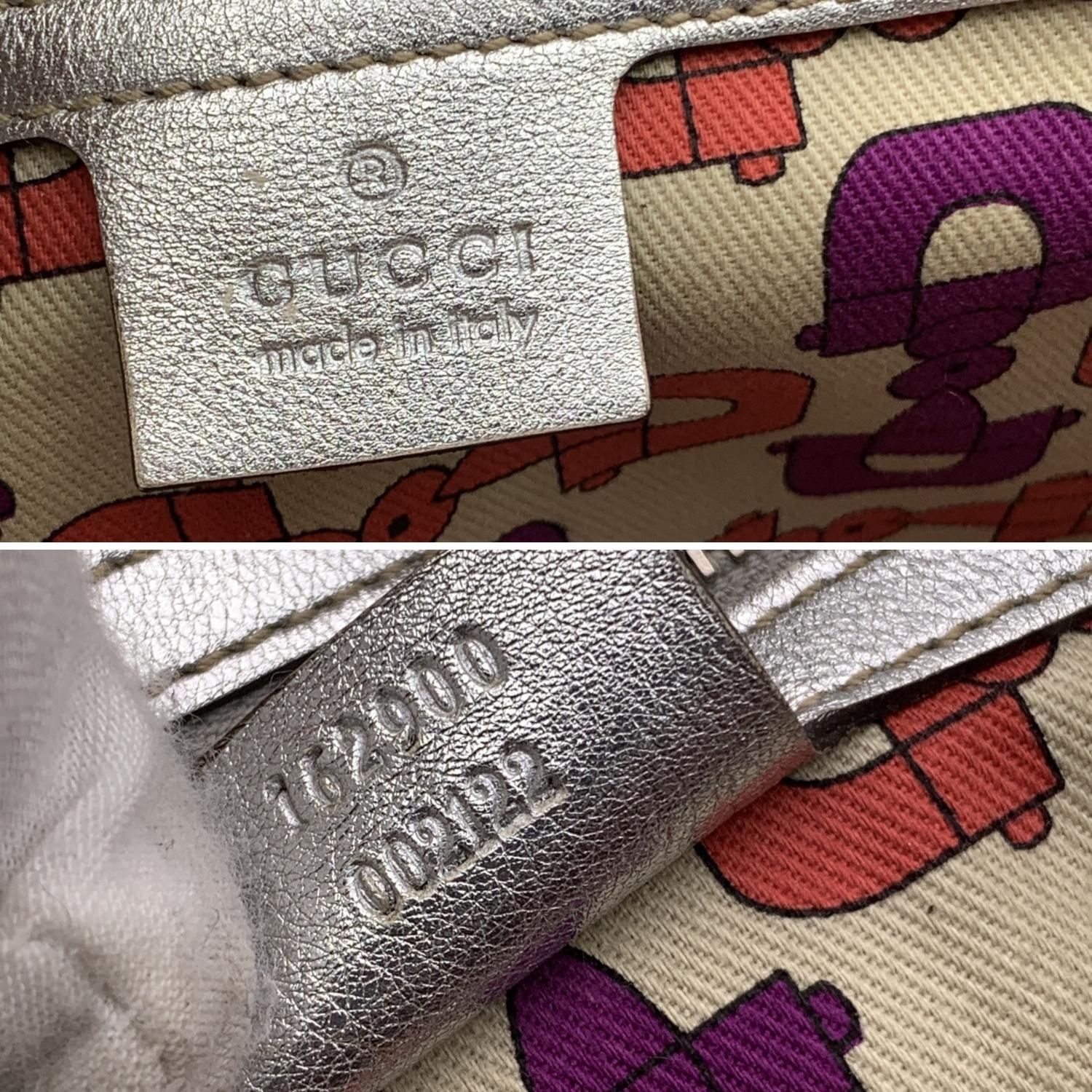 Gucci Silver Monogram Leather Pelham Tote Bag with Horsebit Handbag In Excellent Condition In Rome, Rome